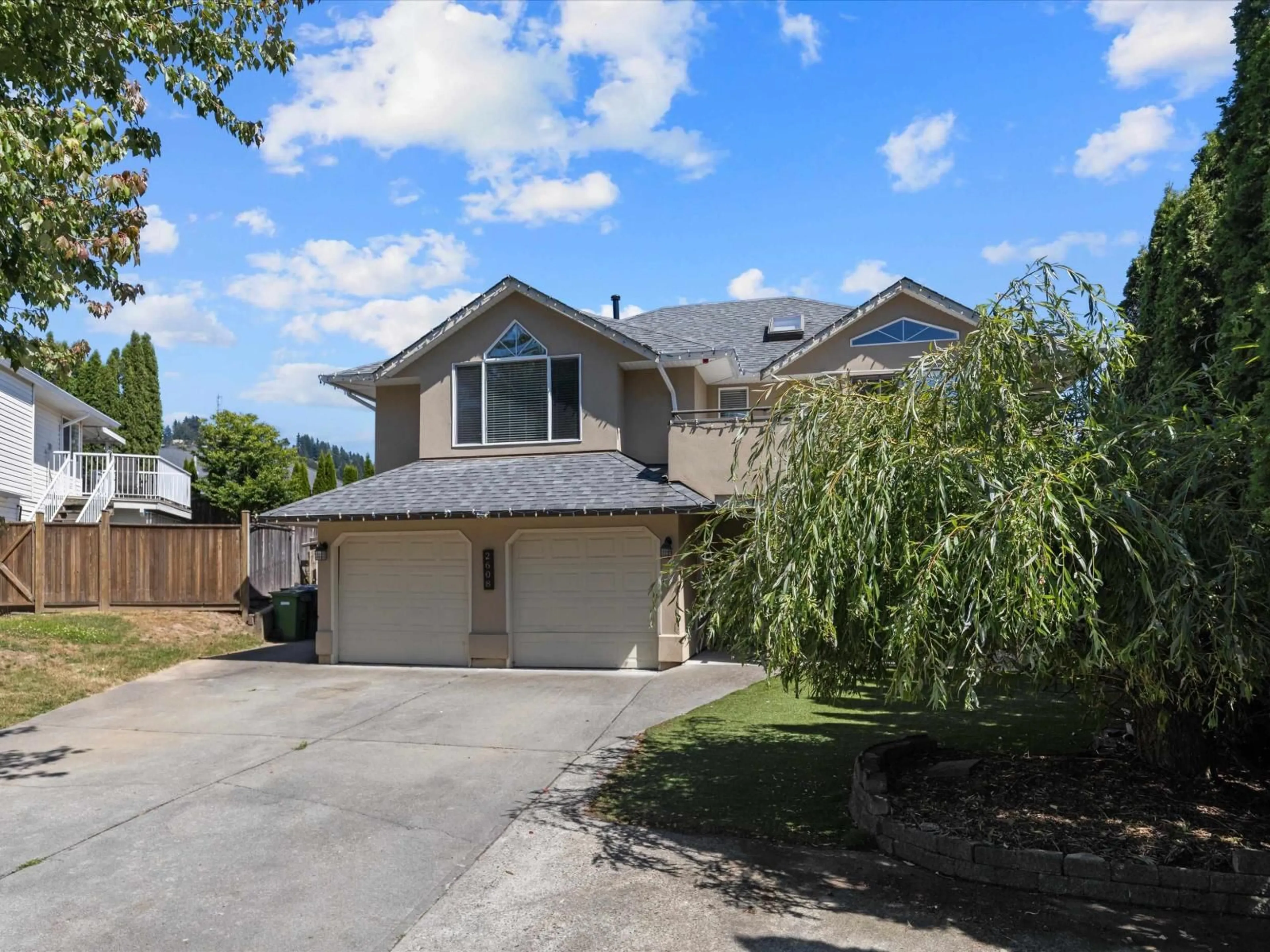 Home with vinyl exterior material, street for 2608 BLACKHAM DRIVE, Abbotsford British Columbia V2S7J5