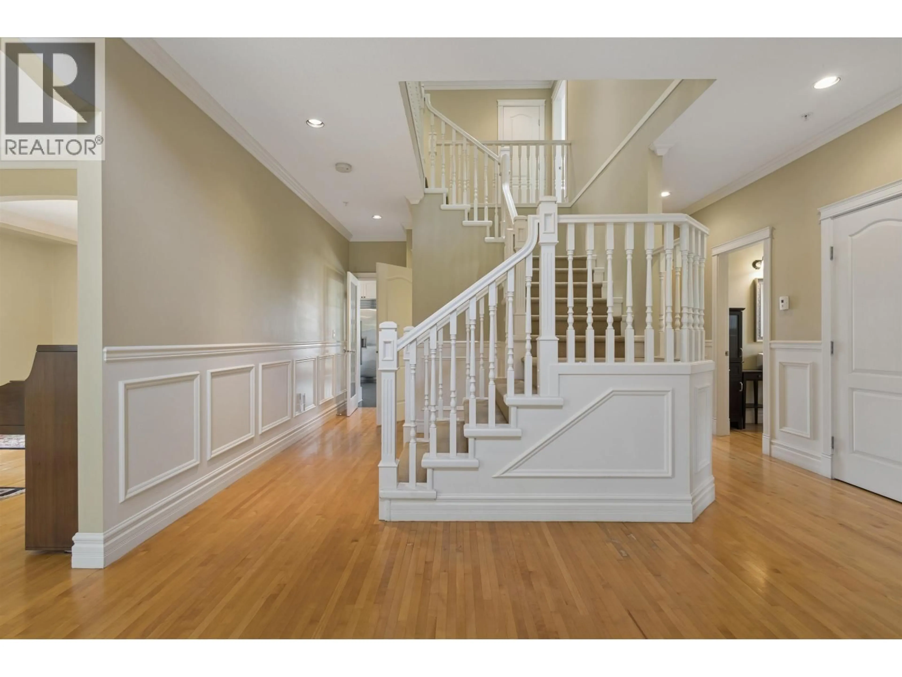 Indoor foyer for 1160 57TH AVENUE, Vancouver British Columbia V6P1S5
