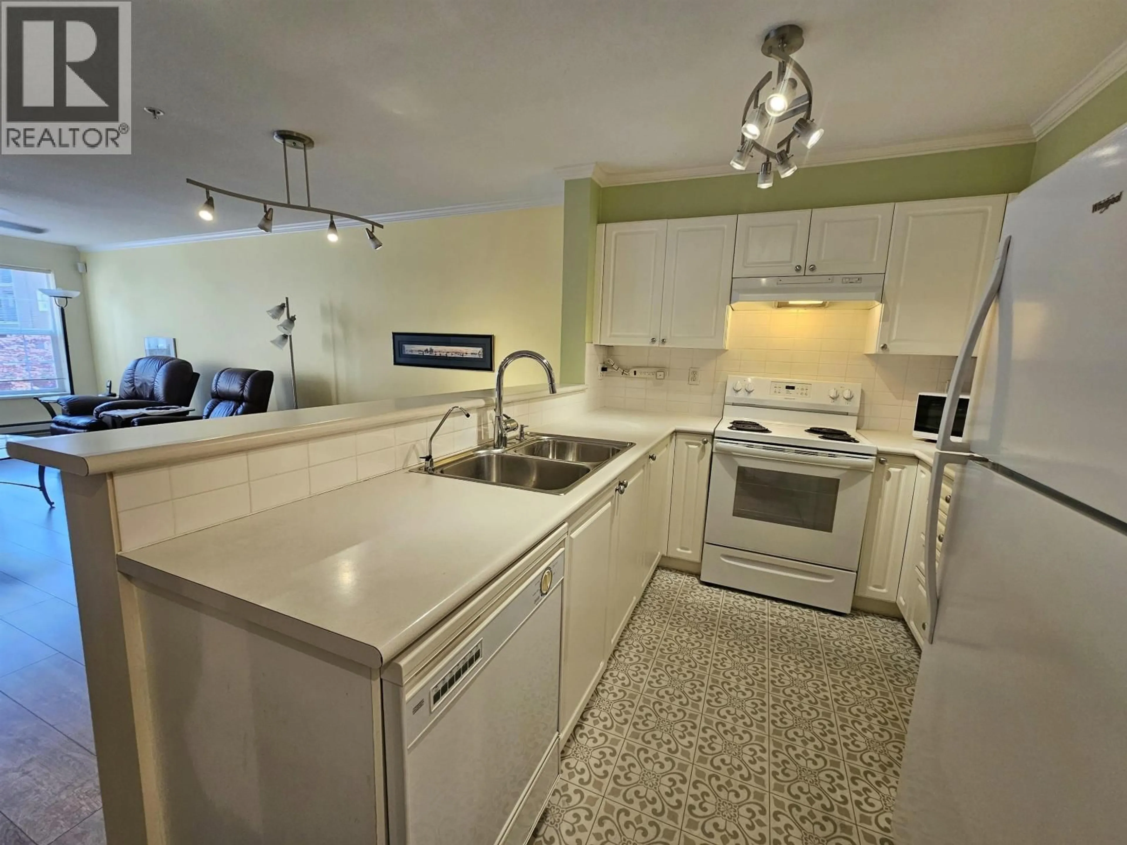 Standard kitchen, ceramic/tile floor for 218 - 1363 56 STREET, Delta British Columbia V4L2P7