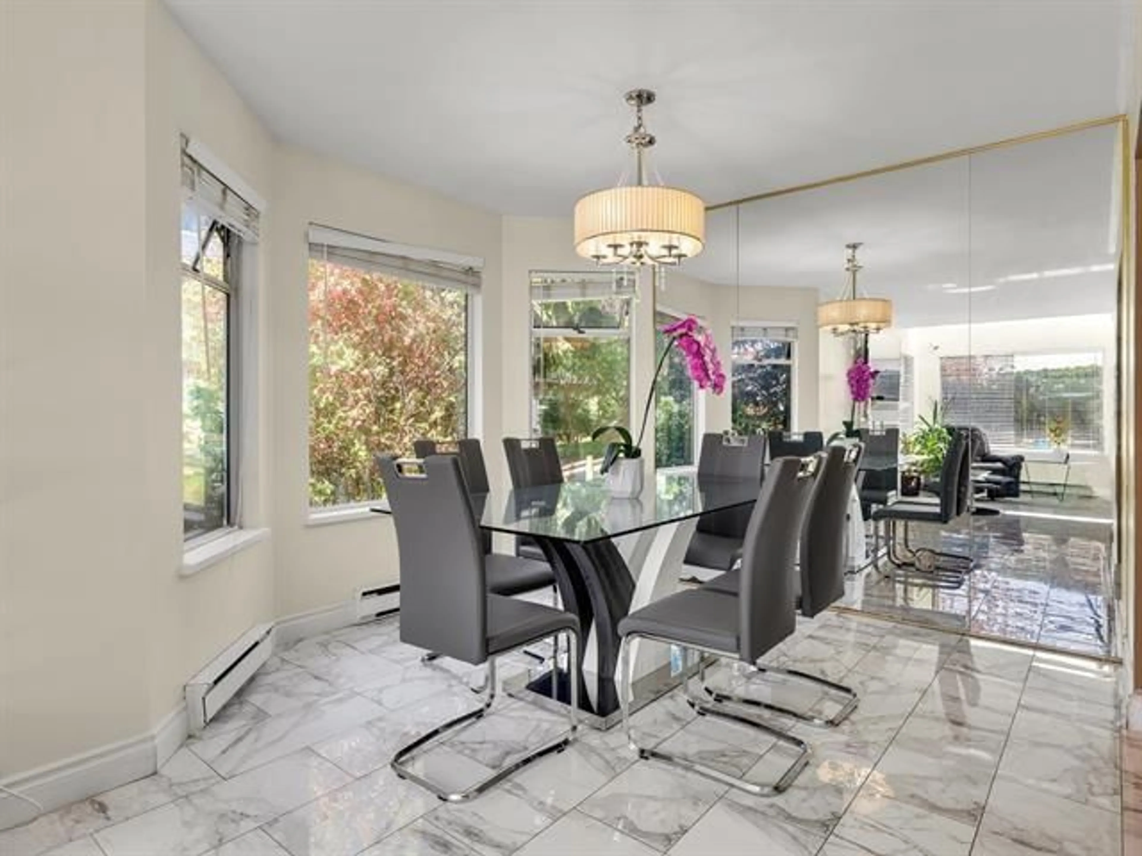 Dining room, ceramic/tile floor for 101 - 1225 MERKLIN STREET, White Rock British Columbia V4B4B8