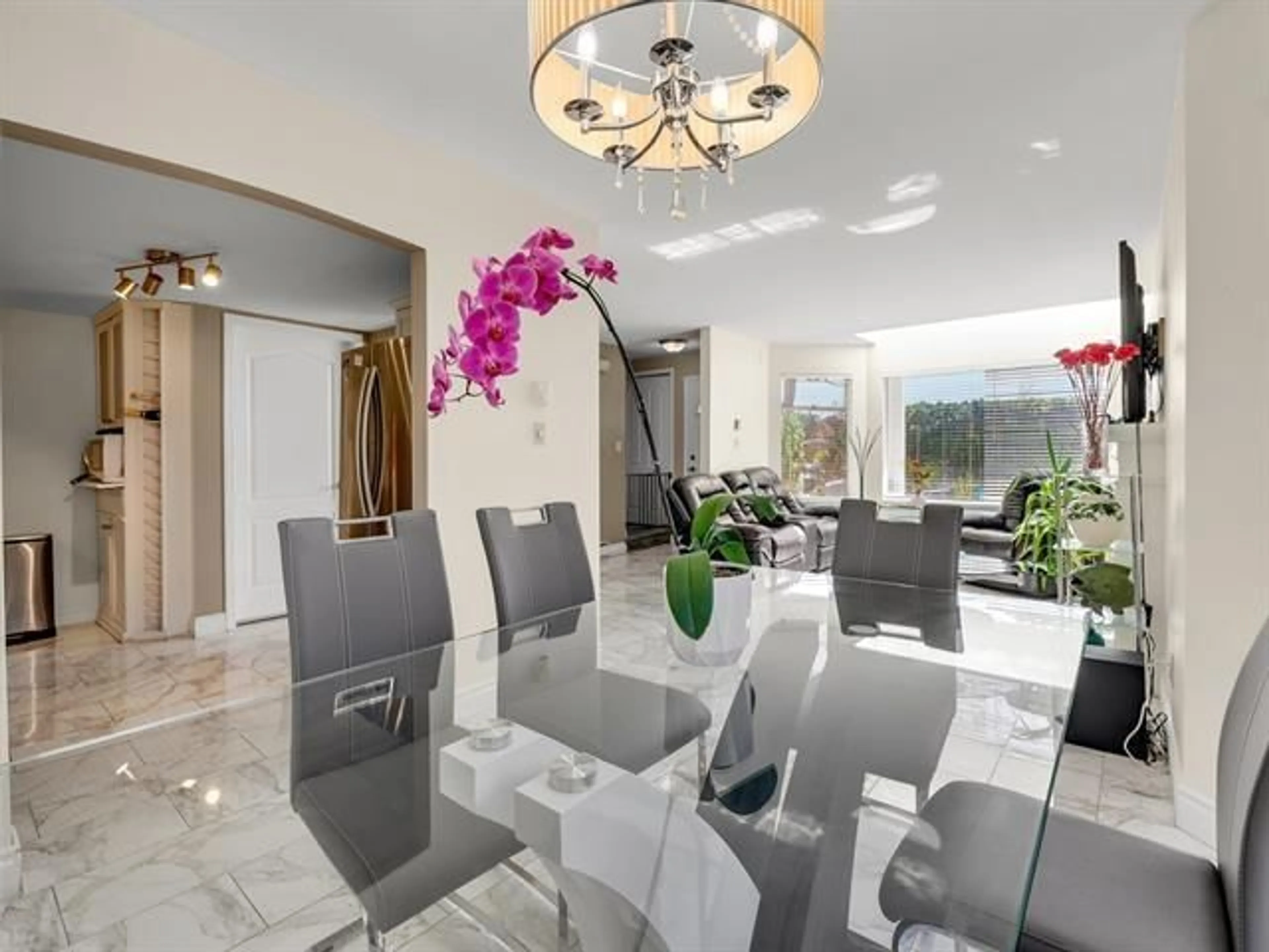 Dining room, ceramic/tile floor for 101 - 1225 MERKLIN STREET, White Rock British Columbia V4B4B8