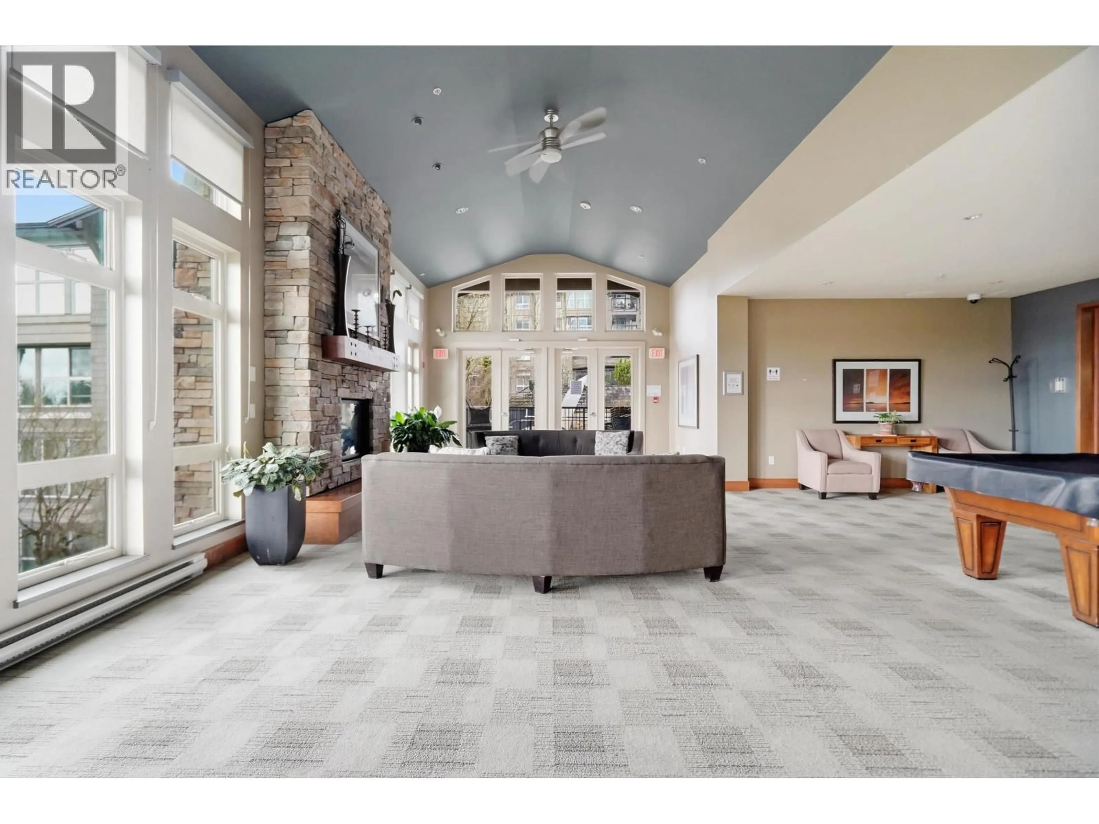 Indoor foyer for 308 - 3178 DAYANEE SPRINGS BOULEVARD, Coquitlam British Columbia V3E0B9