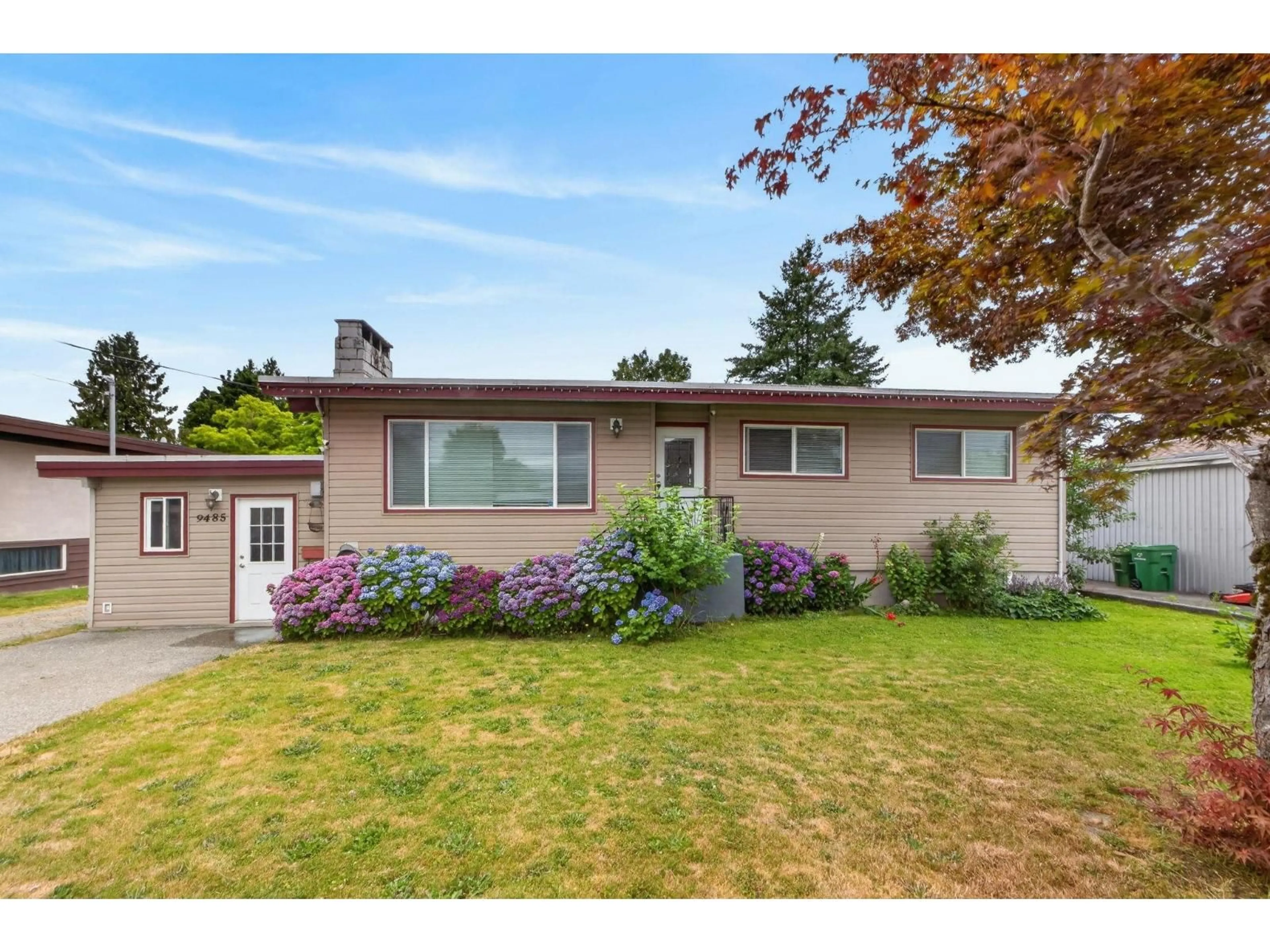 Home with vinyl exterior material, street for 9485 CARLETON STREET, Chilliwack British Columbia V2P6E2