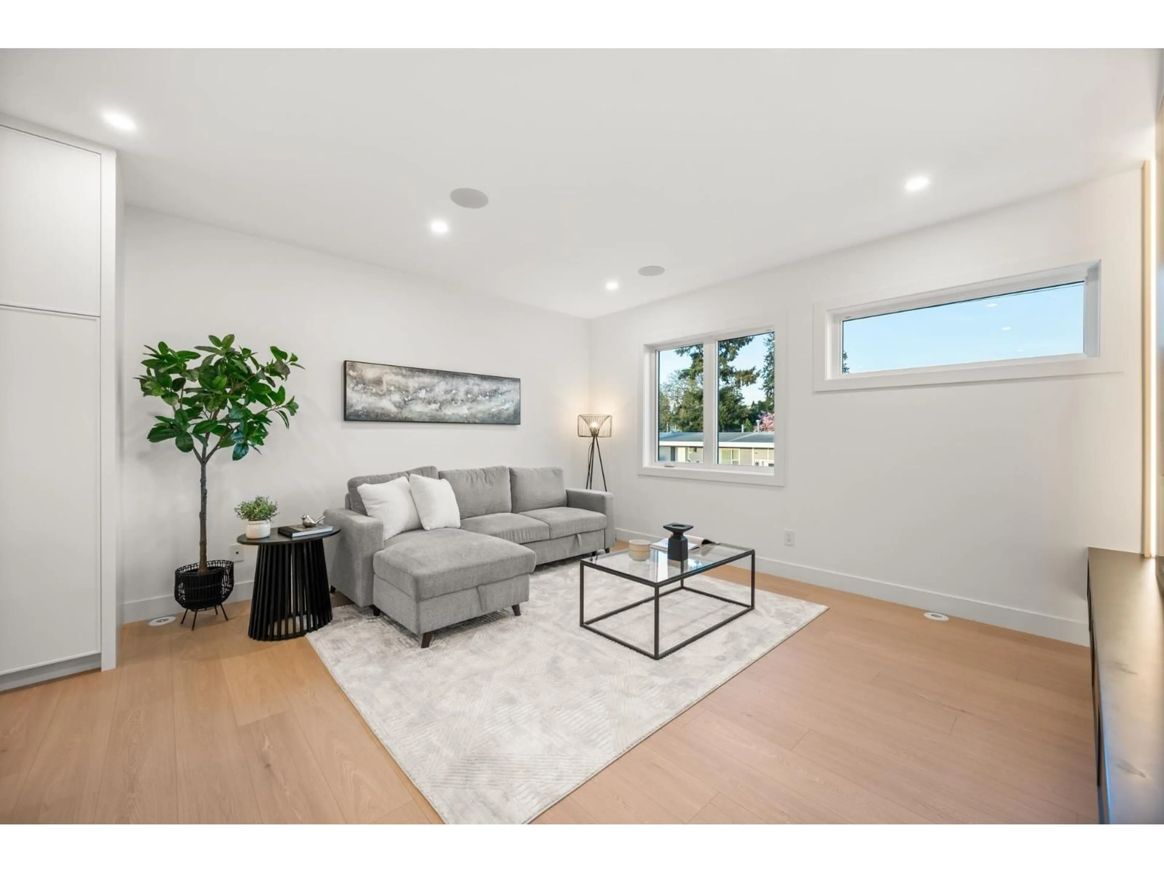 Living room with furniture, unknown for 1 - 2491 LYNDEN STREET, Abbotsford British Columbia V2T3C3