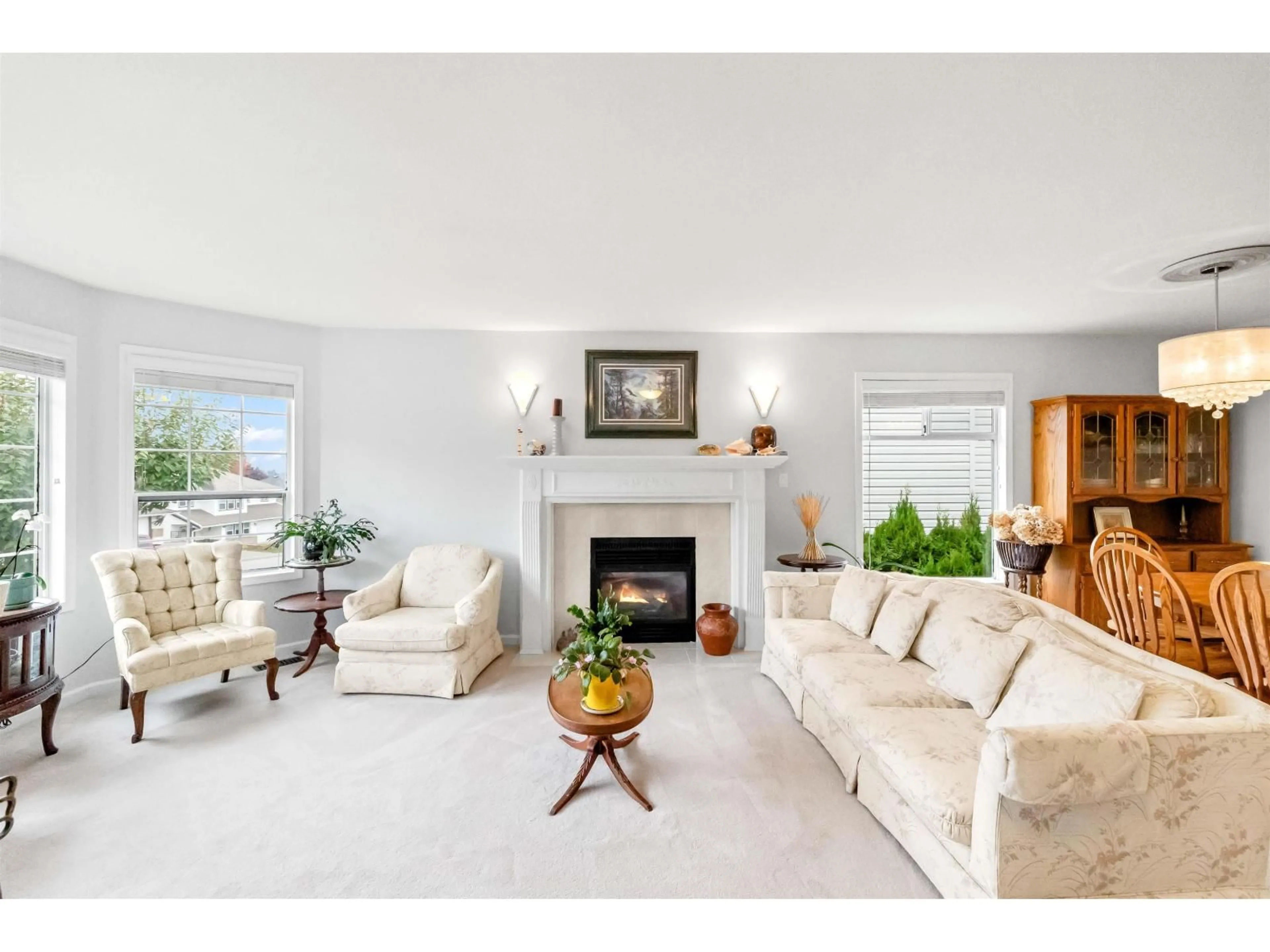 Living room with furniture, unknown for 2830 CROSSLEY DRIVE, Abbotsford British Columbia V2T5H4