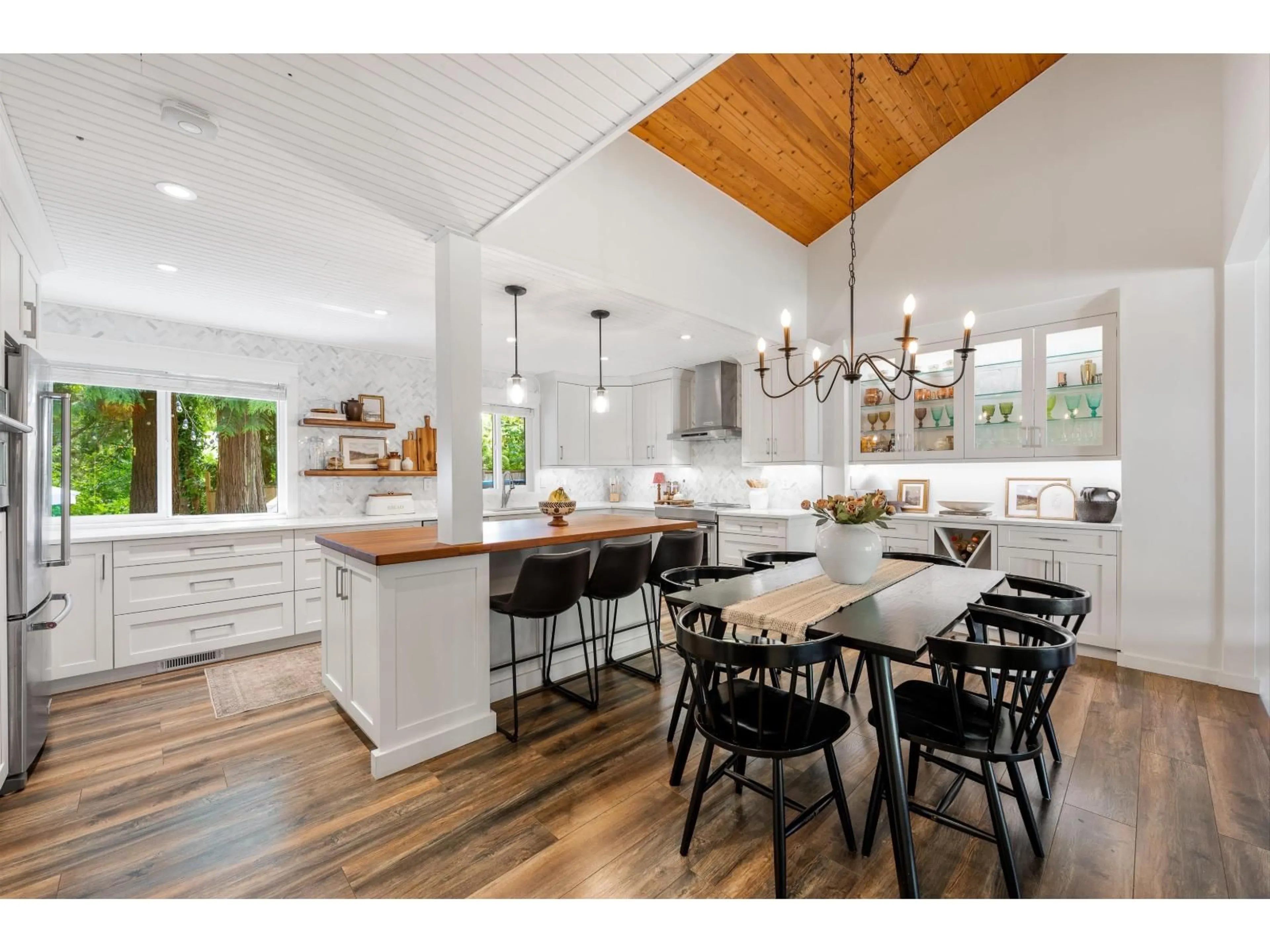 Open concept kitchen, wood/laminate floor for 4547 196A STREET, Langley British Columbia V3A7G5
