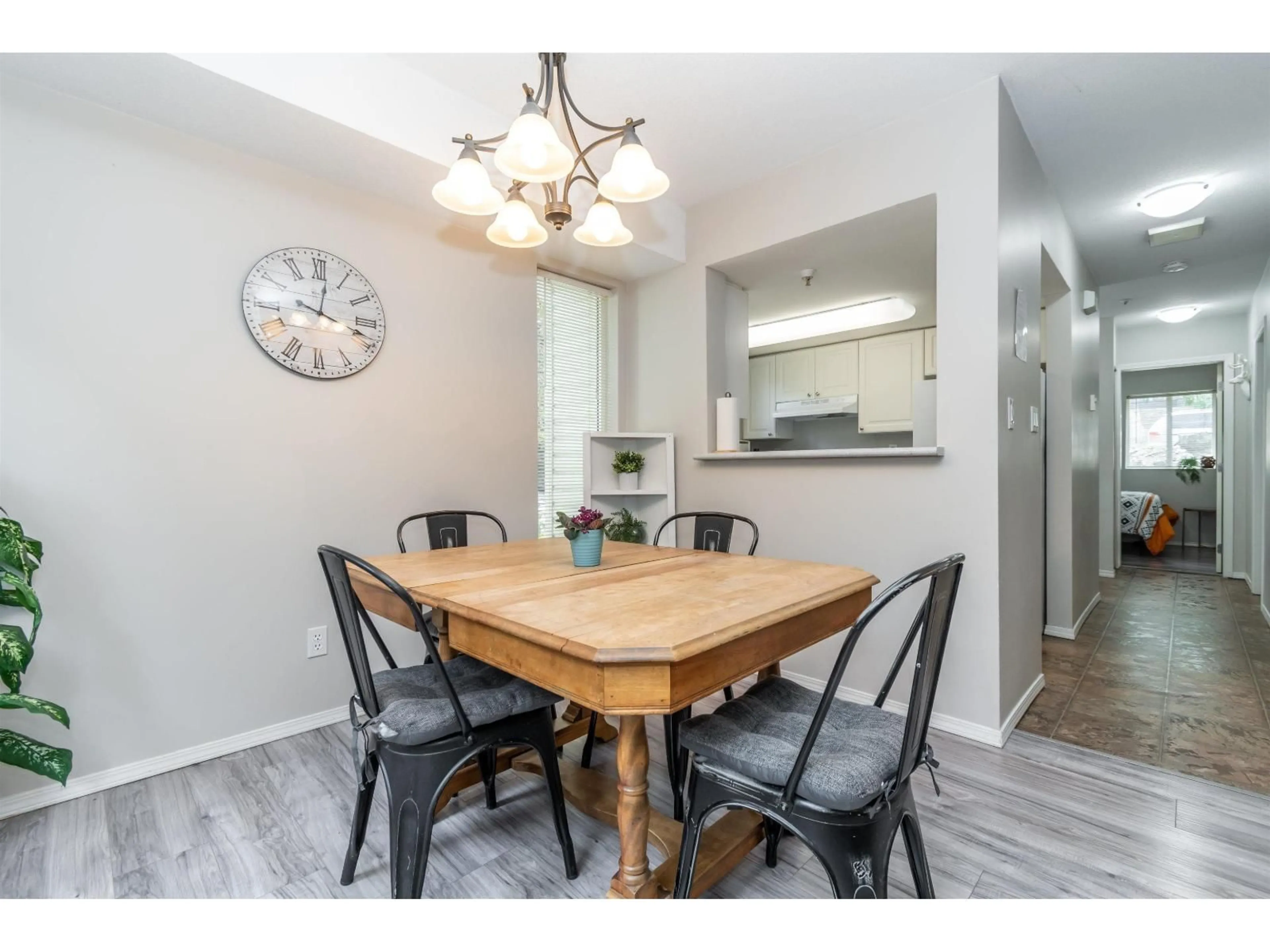 Dining room, wood/laminate floor for 107 - 1275 SCOTT DRIVE, Hope British Columbia V0X1L4