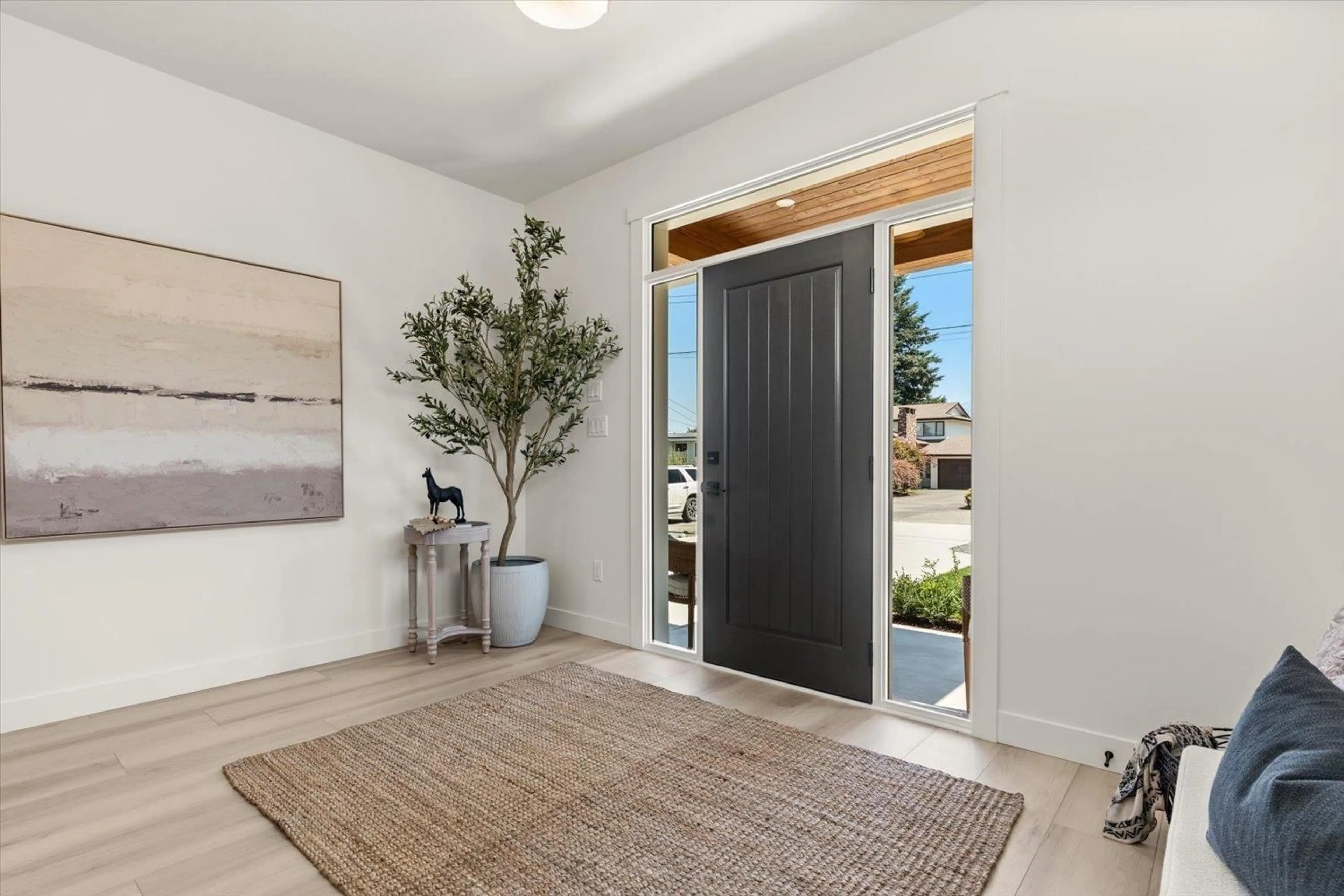 Indoor entryway for 6405 SILVERTHORNE ROAD, Chilliwack British Columbia V2R2N6
