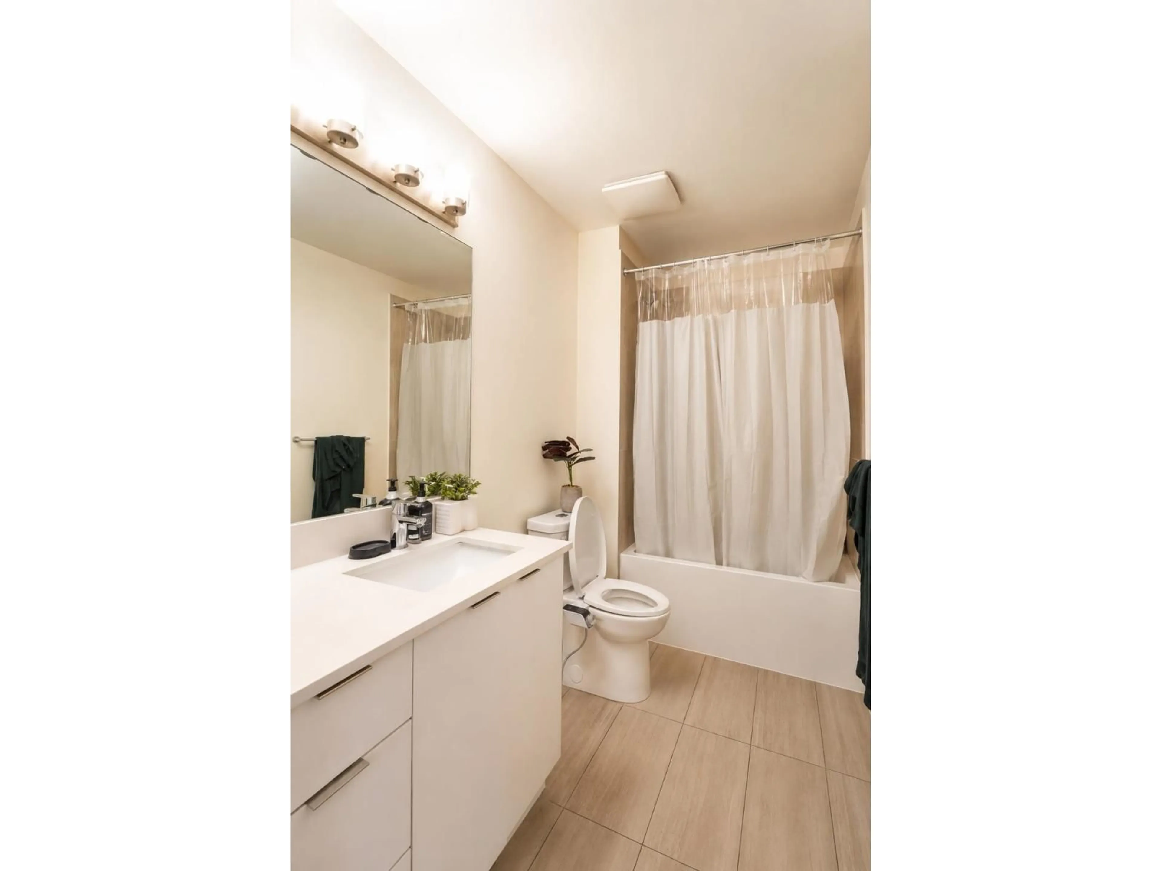 Standard bathroom, unknown for 101 - 6960 NICHOLSON ROAD, Delta British Columbia V4E0A9