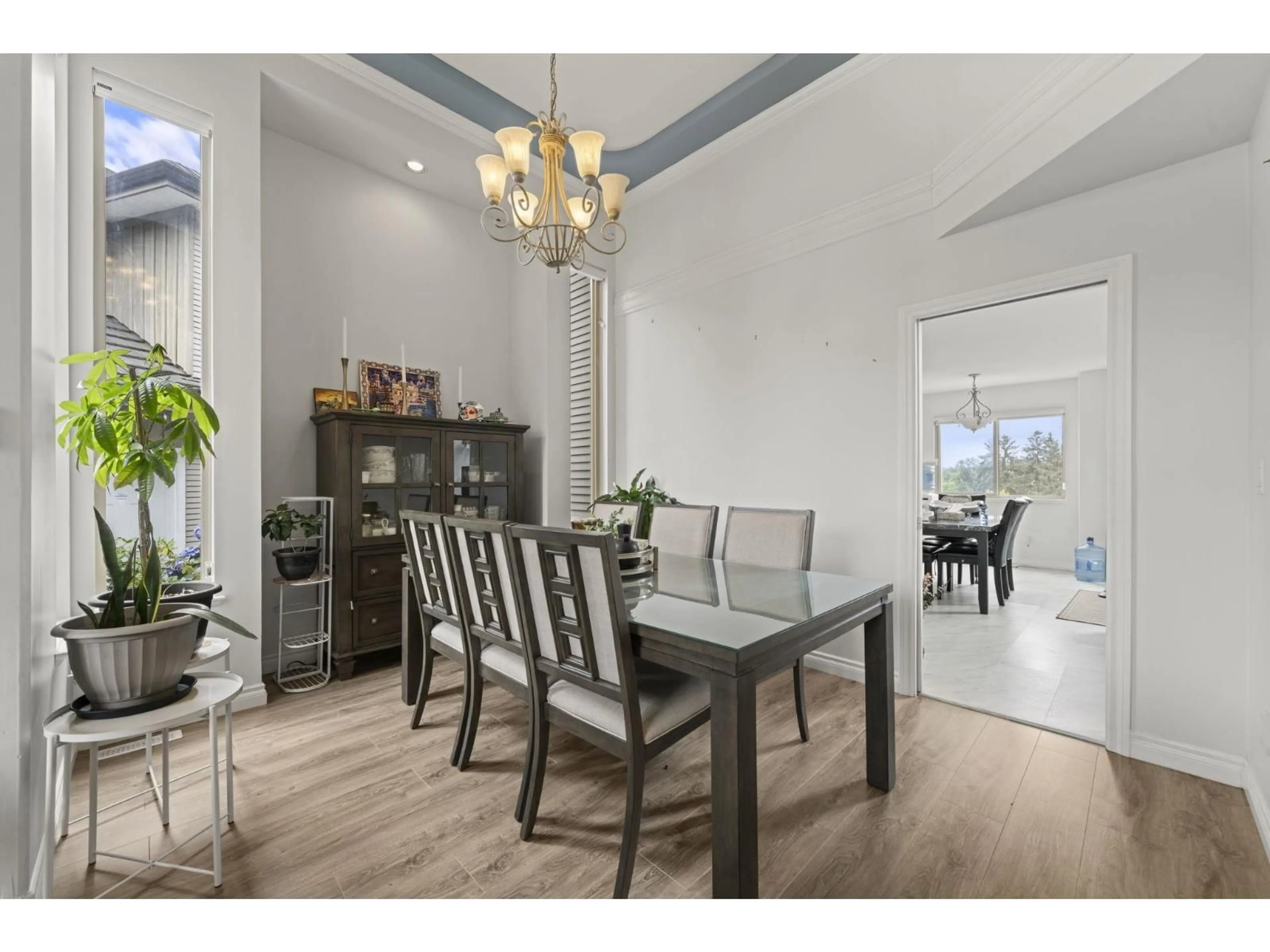 Dining room, wood/laminate floor for 14451 77 AVENUE, Surrey British Columbia V3S9K8