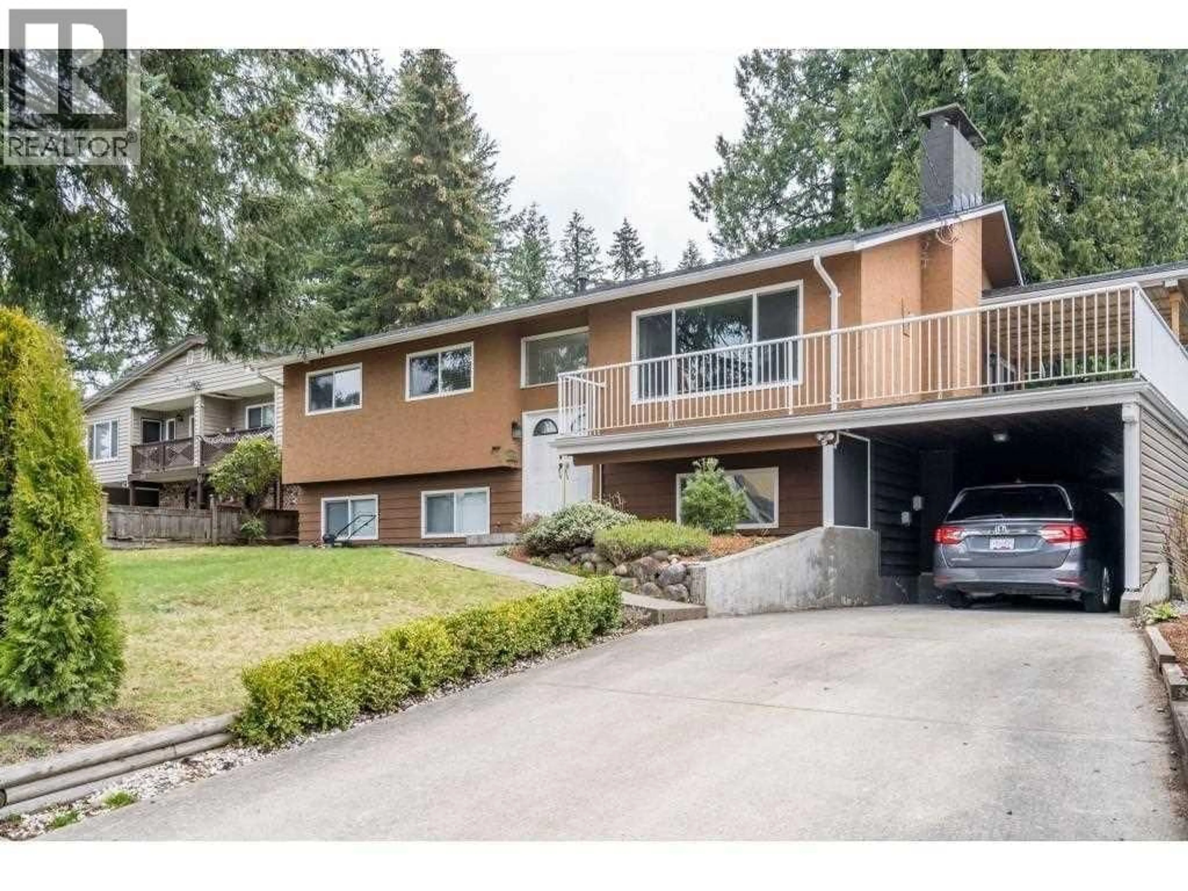 Home with vinyl exterior material, street for 443 MUNDY STREET, Coquitlam British Columbia V3K5N2