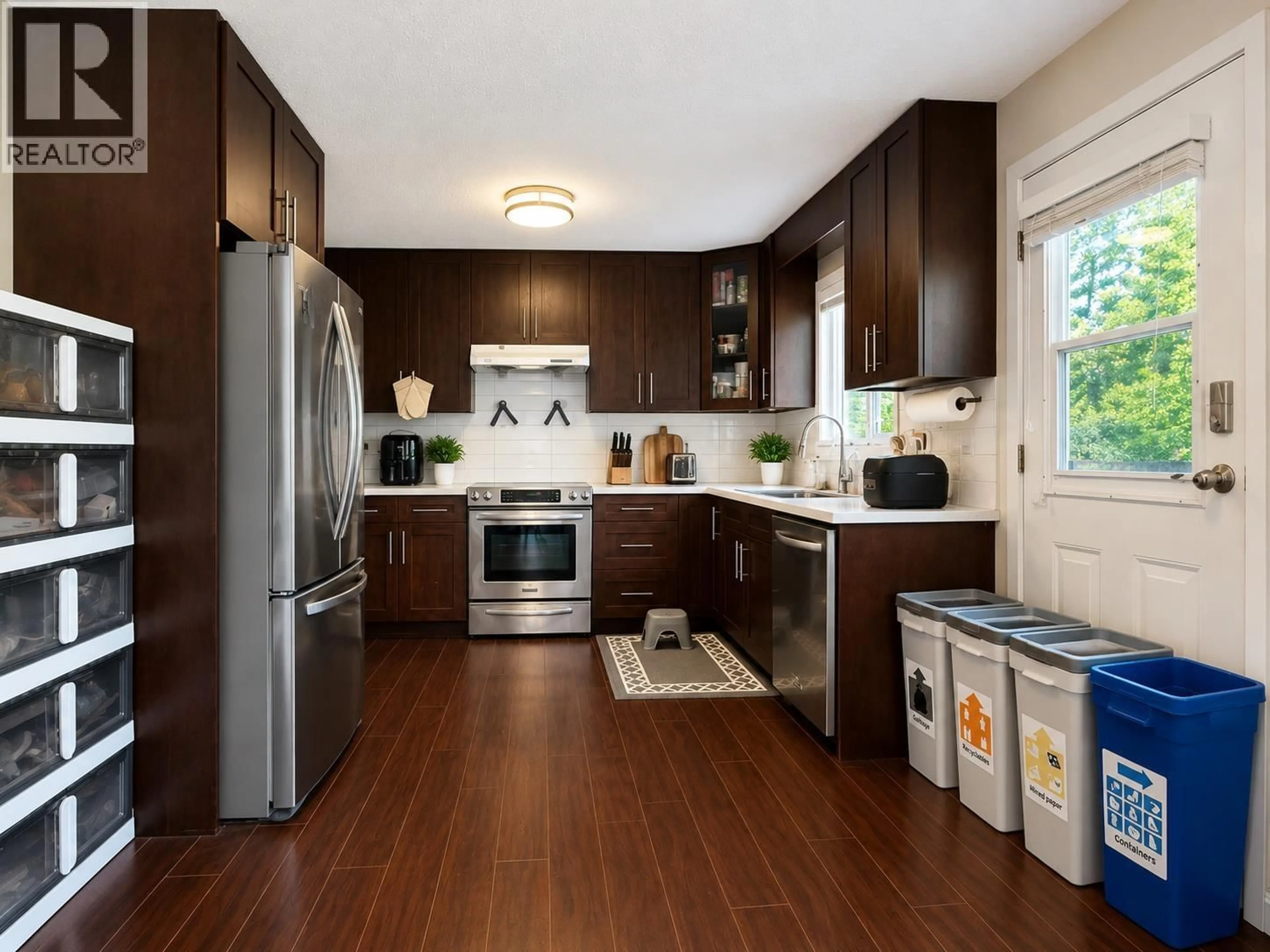 Open concept kitchen, unknown for 443 MUNDY STREET, Coquitlam British Columbia V3K5N2