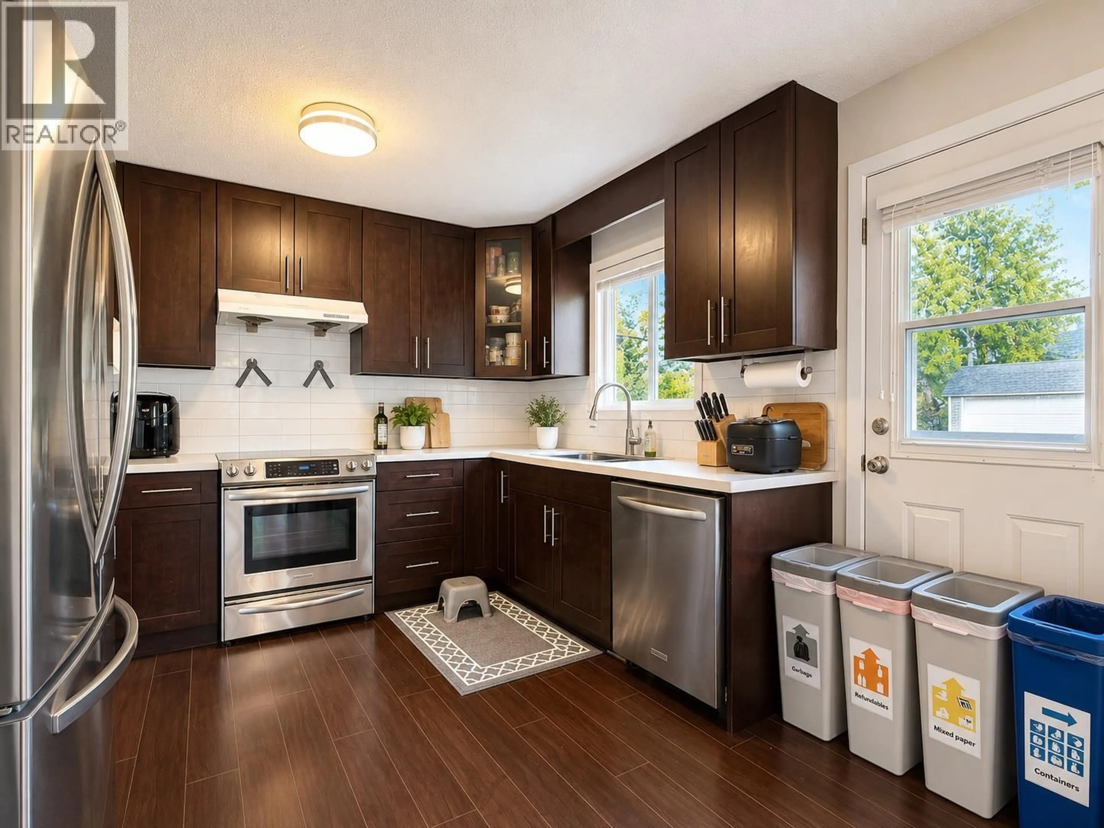 Open concept kitchen, wood/laminate floor for 443 MUNDY STREET, Coquitlam British Columbia V3K5N2