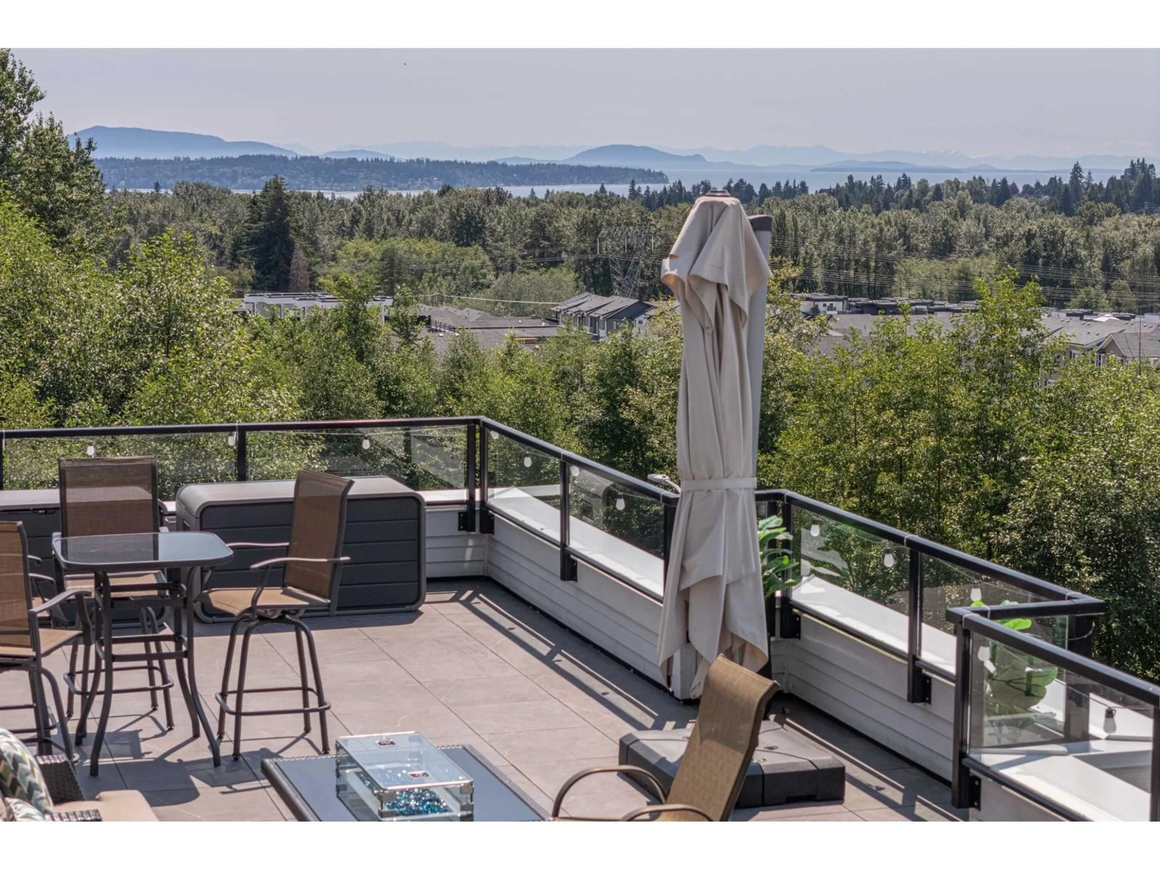 Patio, water/lake/river/ocean view for 231 - 2218 OAK MEADOWS DRIVE, Surrey British Columbia V3S0L8
