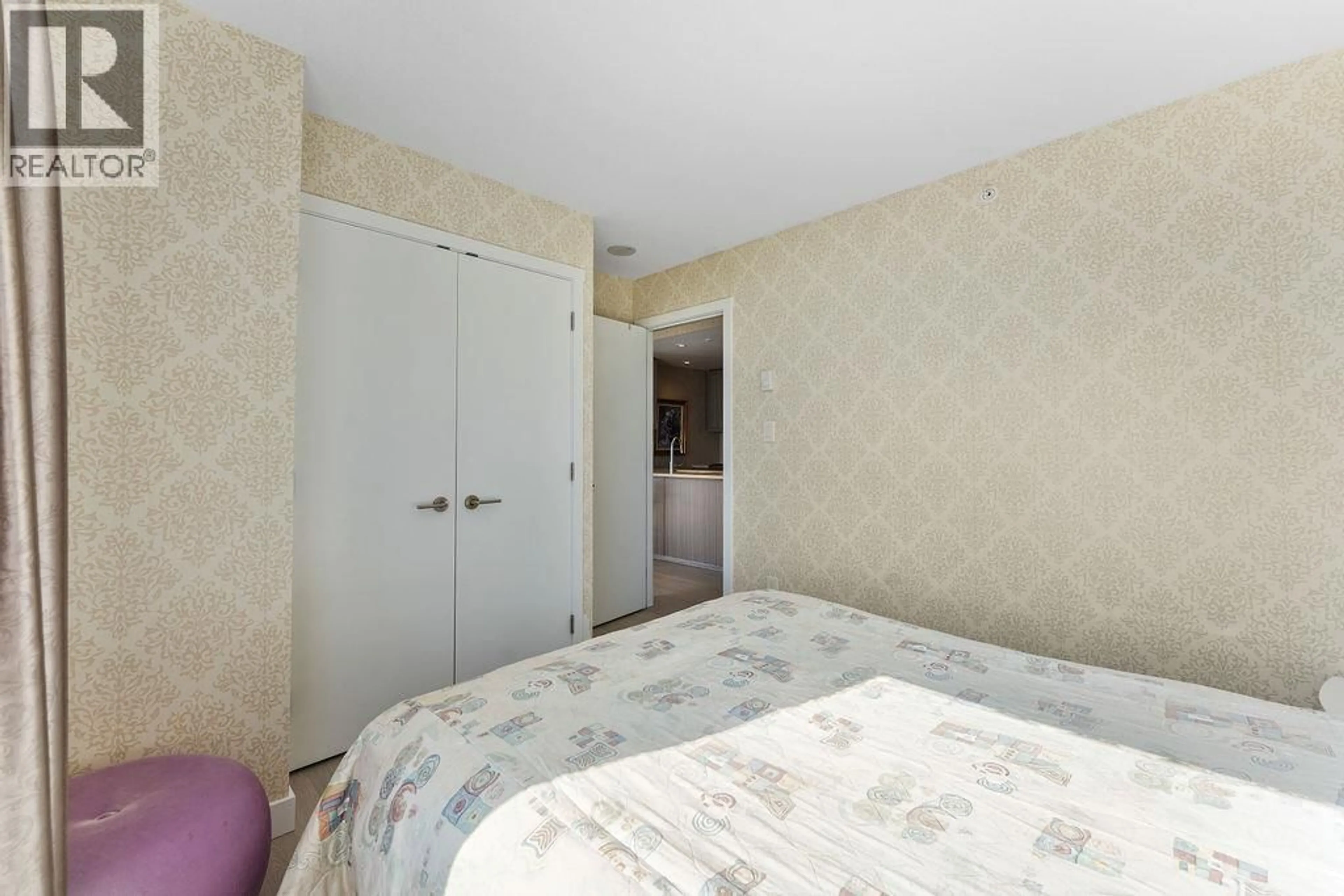 Bedroom with bed, unknown for 3203 - 5665 BOUNDARY ROAD, Vancouver British Columbia V5R0E4