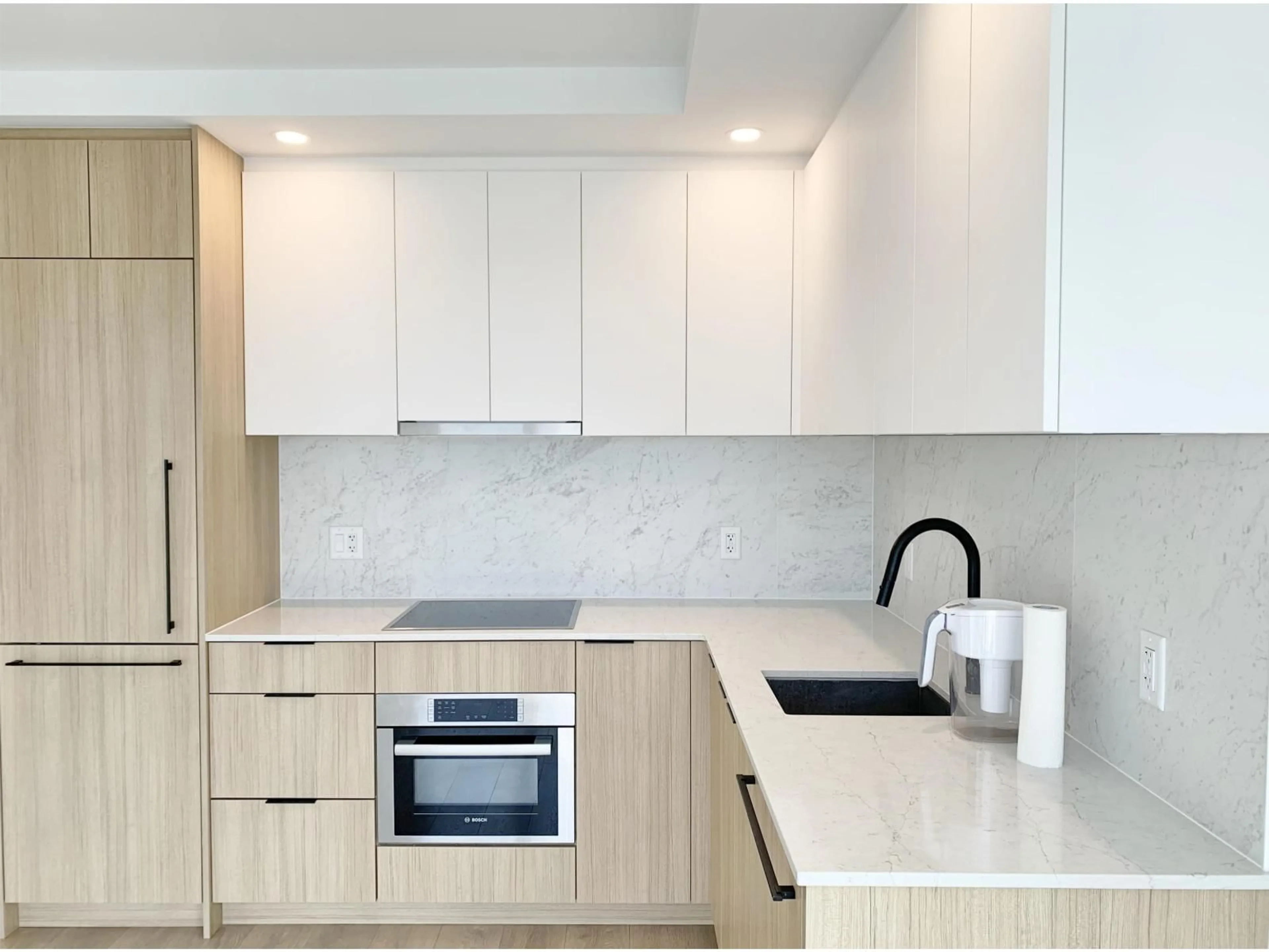 Standard kitchen, unknown for 1511 - 13685 102ND AVENUE, Surrey British Columbia V3T1N7
