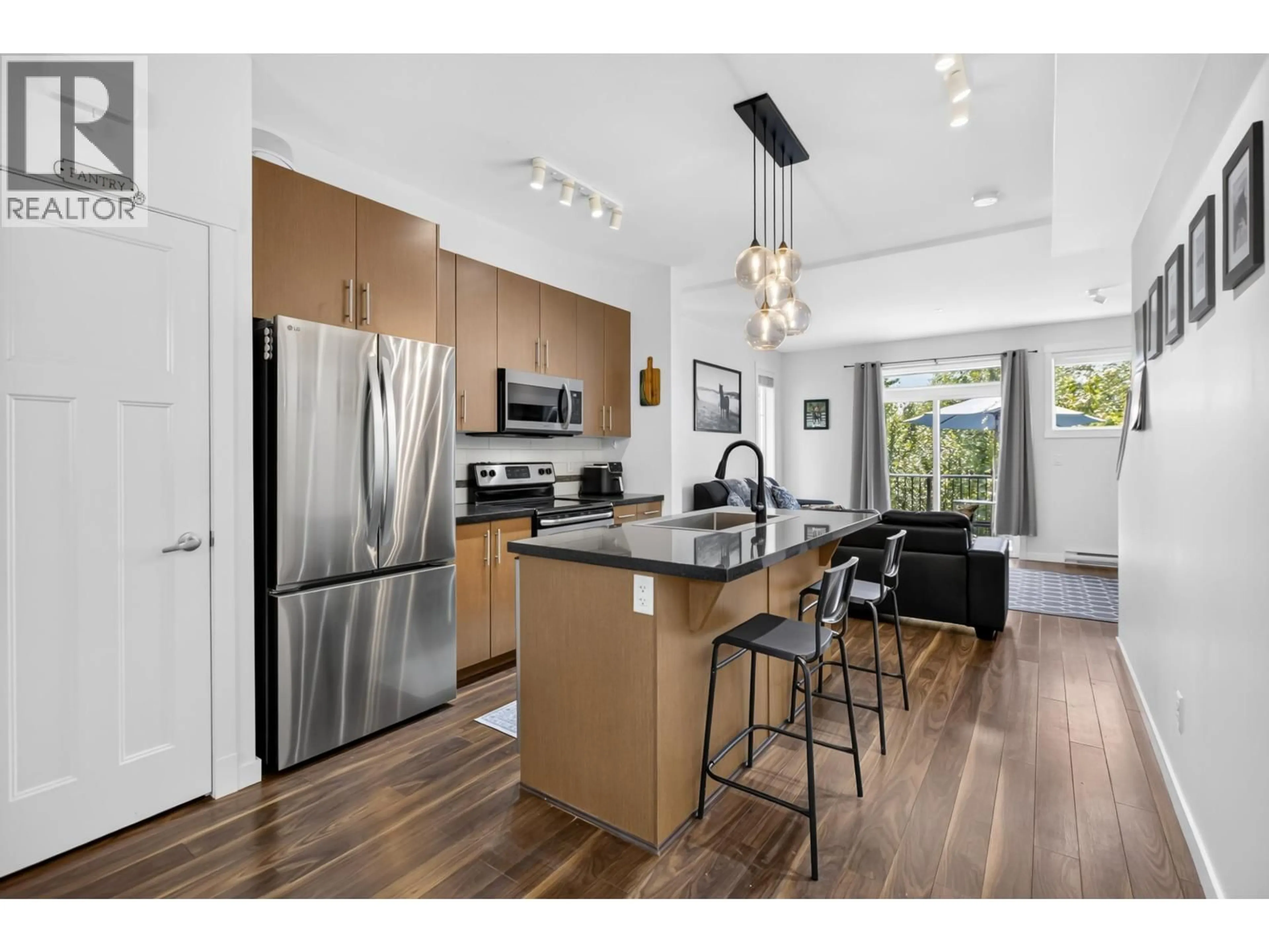 Open concept kitchen, wood/laminate floor for 140 - 13819 232 STREET, Maple Ridge British Columbia V4R0C7
