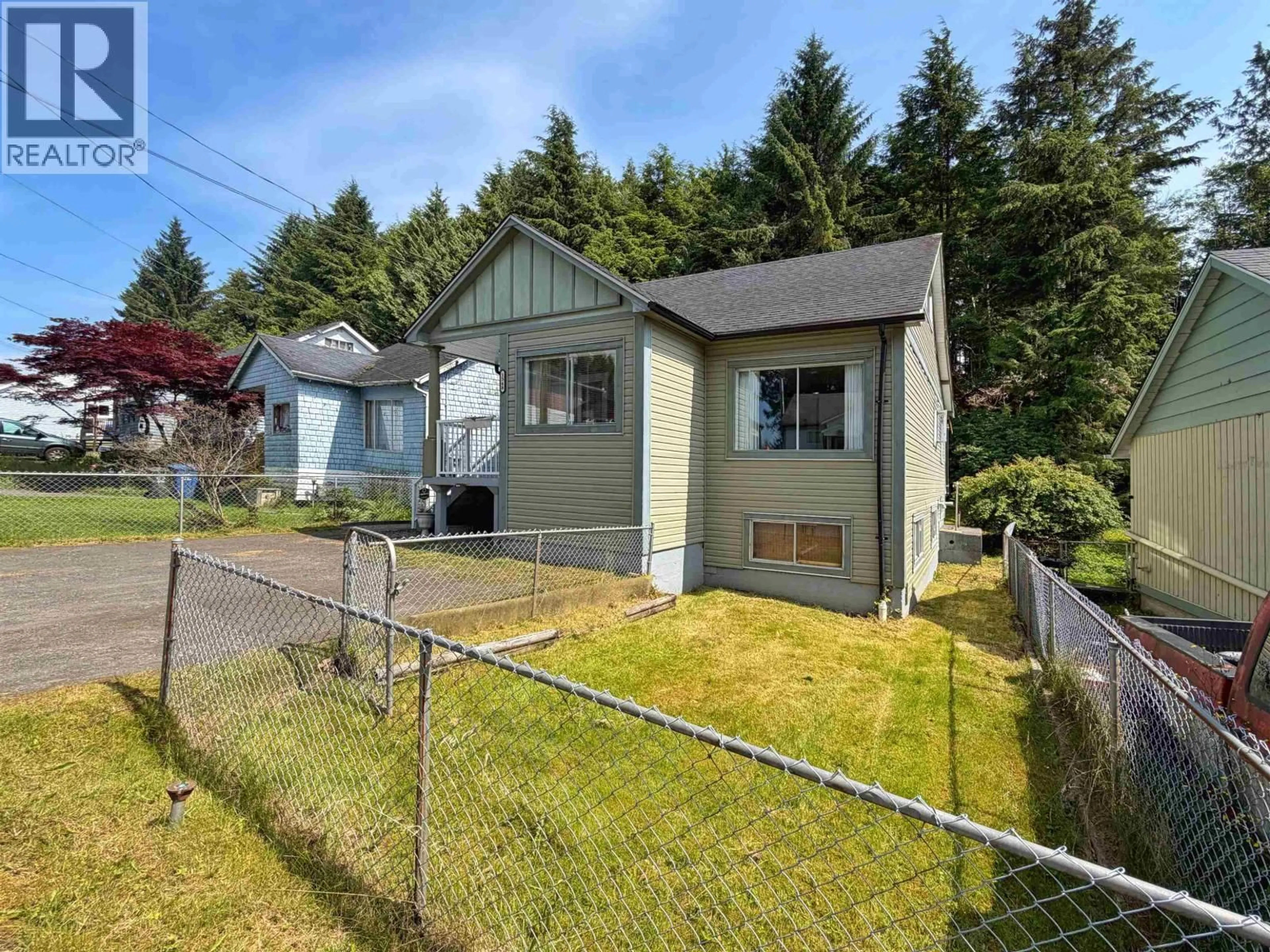 A pic from outside/outdoor area/front of a property/back of a property/a pic from drone, street for 1348 OVERLOOK STREET, Prince Rupert British Columbia V8J2C8