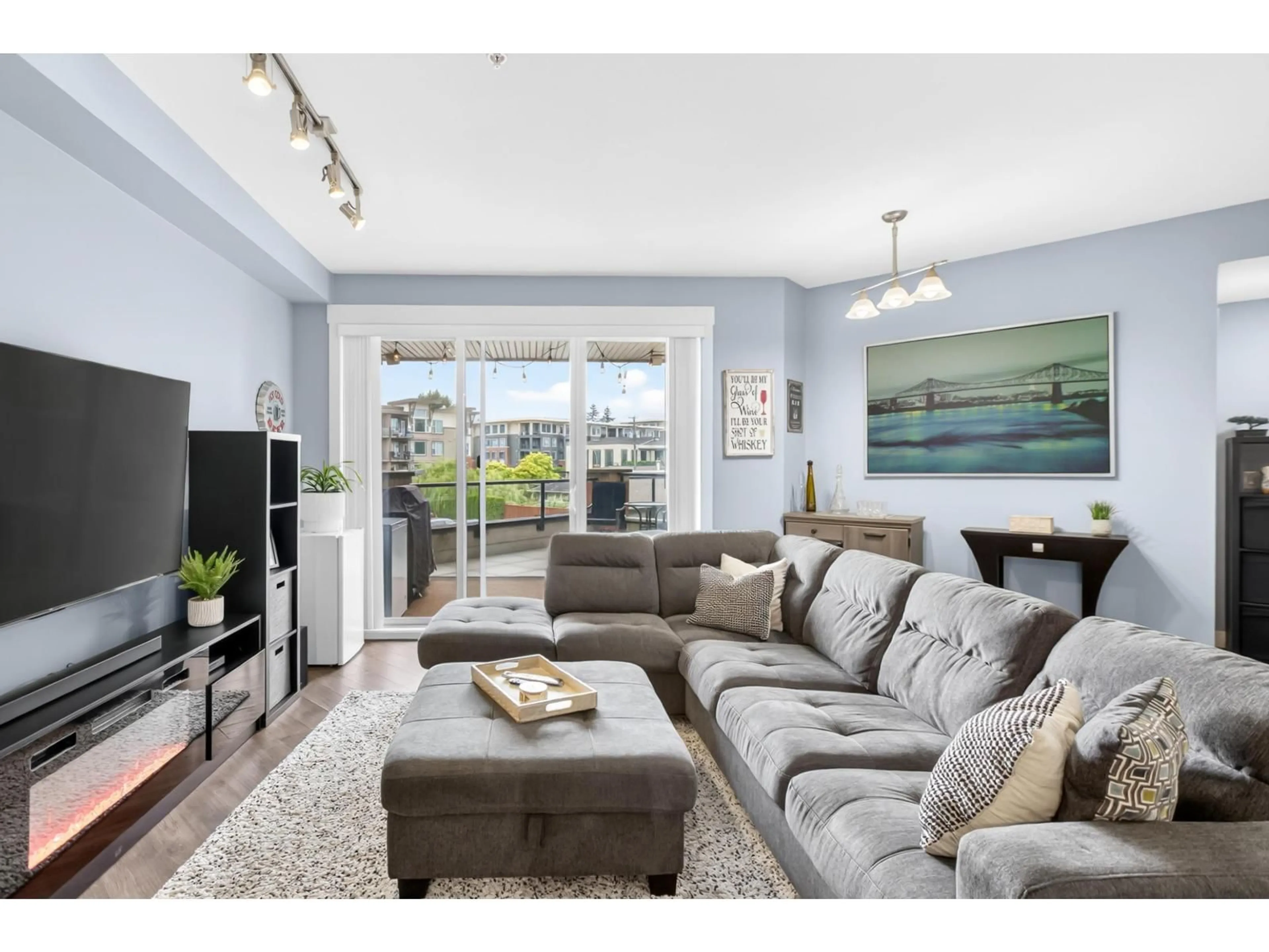 Living room with furniture, unknown for 215 - 1975 MCCALLUM ROAD, Abbotsford British Columbia V2S3N3