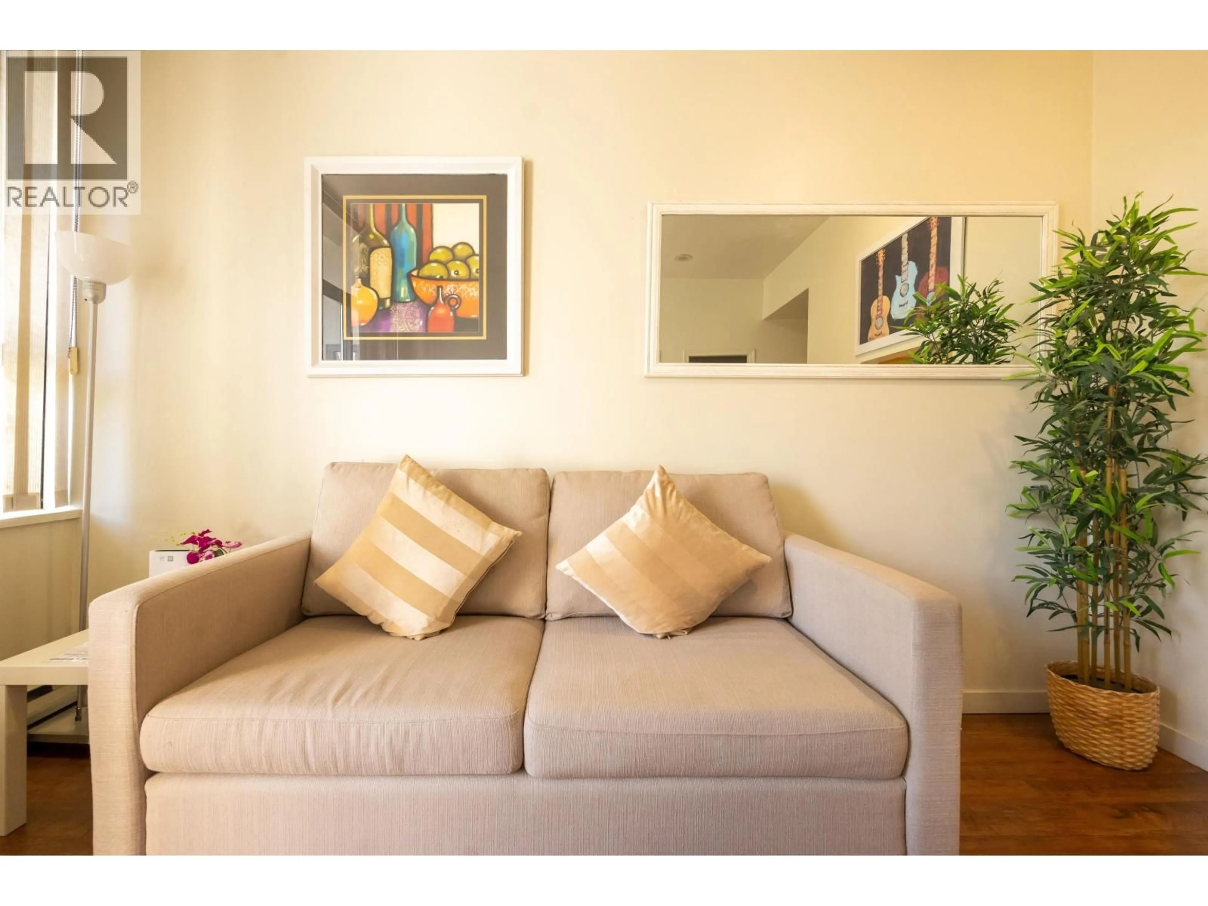 Living room with furniture, wood/laminate floor for 502 - 1010 HOWE STREET, Vancouver British Columbia V6Z1P5