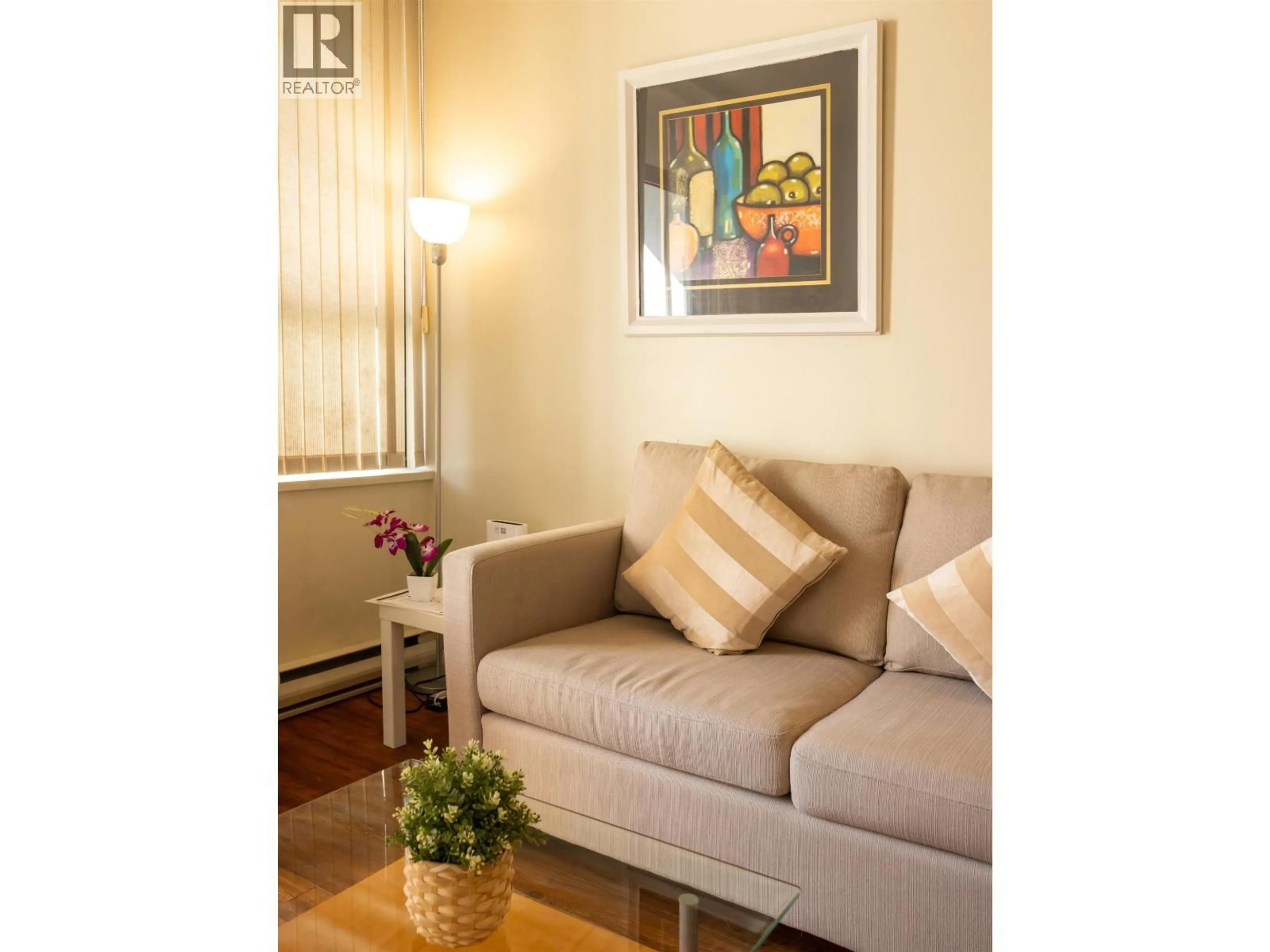 Living room with furniture, wood/laminate floor for 502 - 1010 HOWE STREET, Vancouver British Columbia V6Z1P5