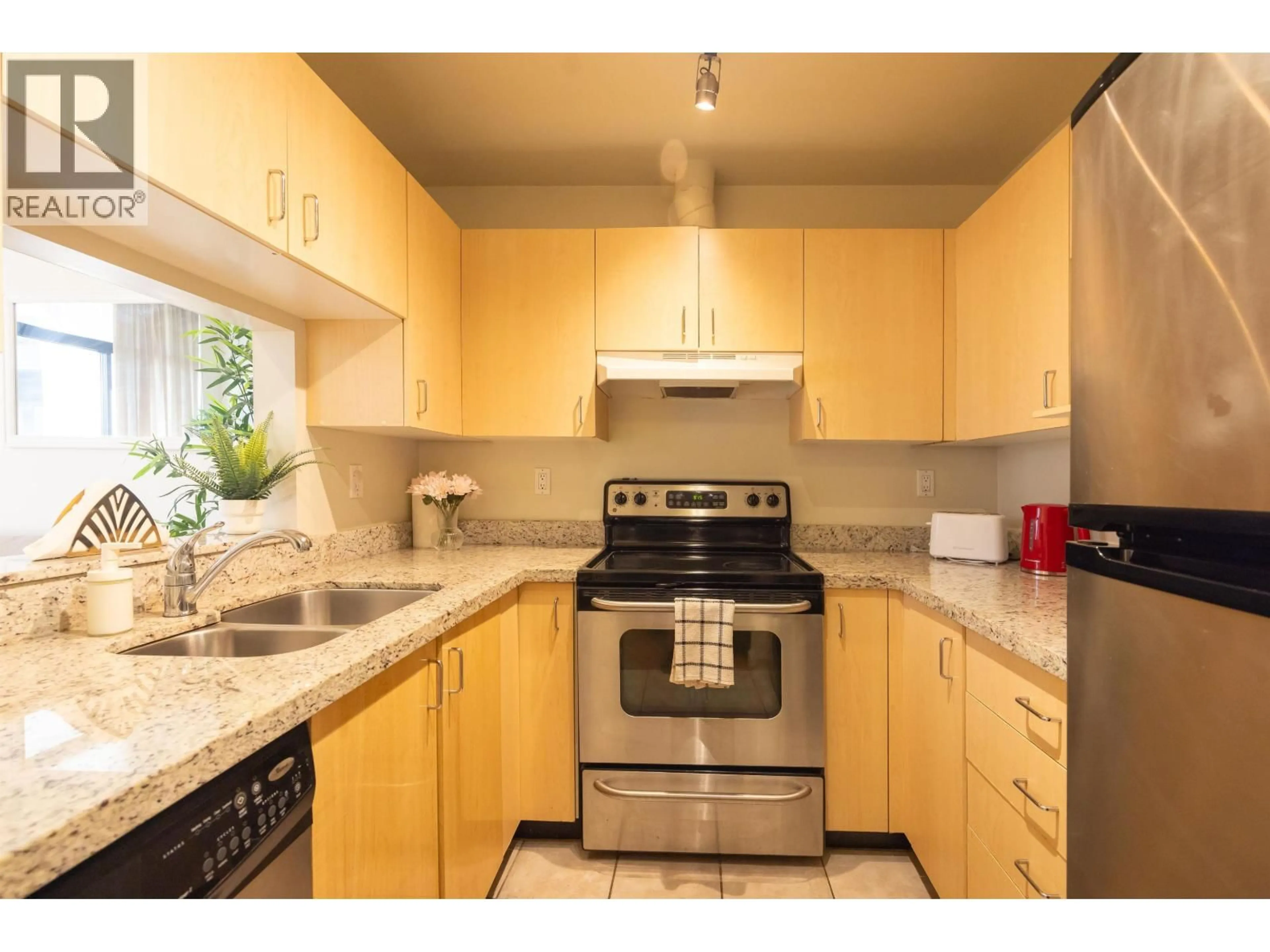 Standard kitchen, unknown for 502 - 1010 HOWE STREET, Vancouver British Columbia V6Z1P5
