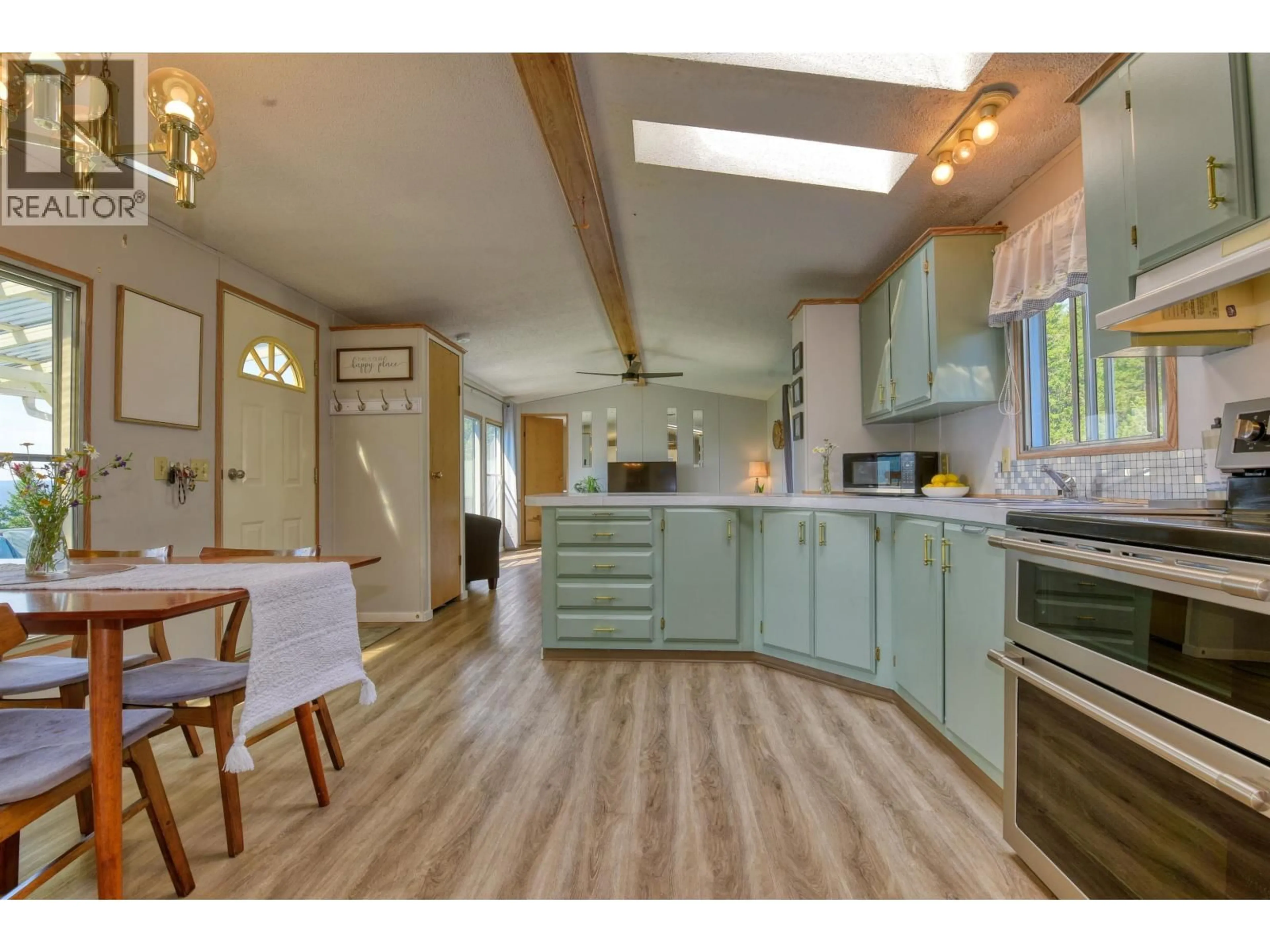 Open concept kitchen, unknown for 1999 ABLITT ROAD, Williams Lake British Columbia V2G5C7