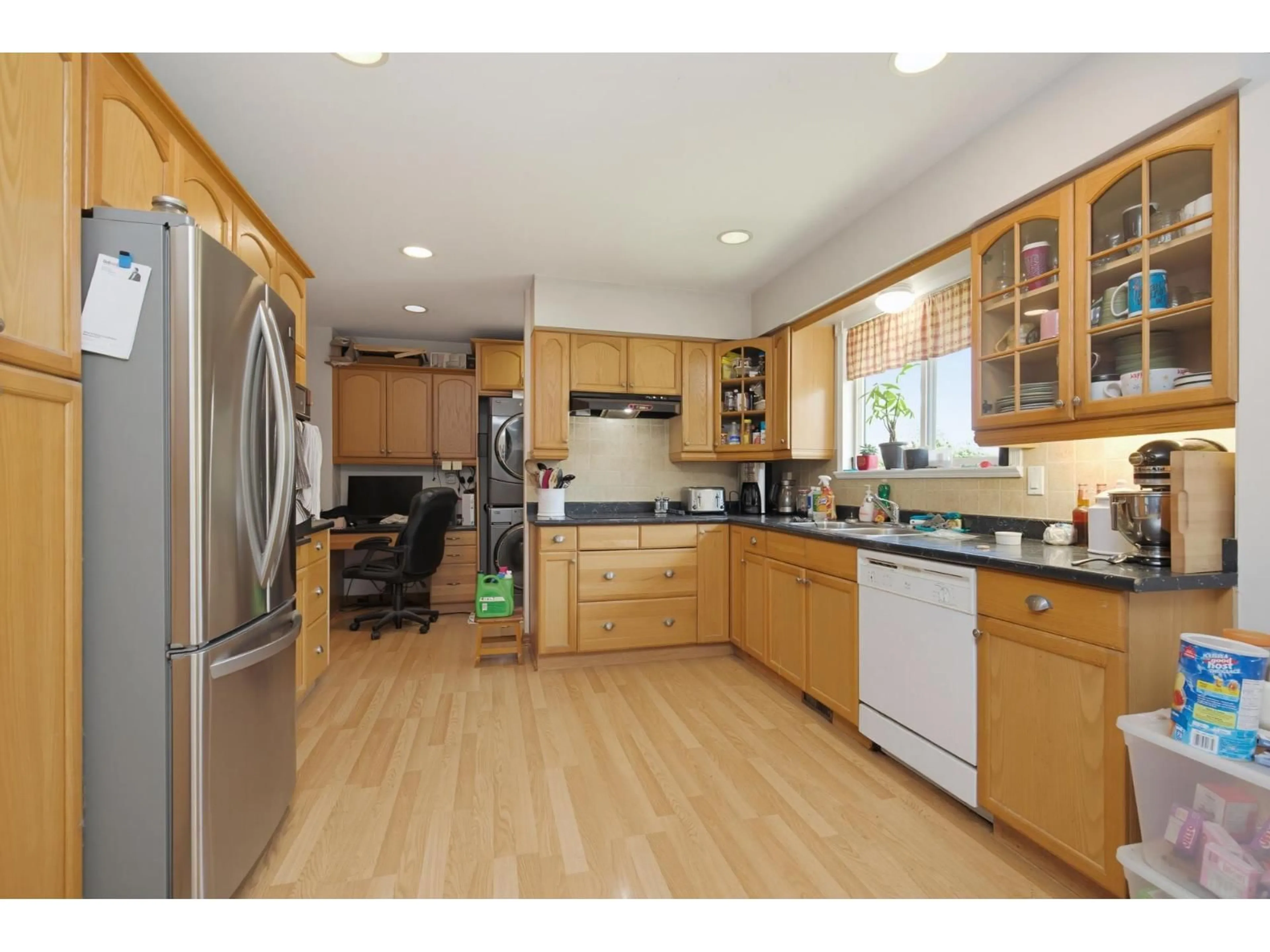Open concept kitchen, wood/laminate floor for 34828 BRIENT STREET, Mission British Columbia V2V6R8
