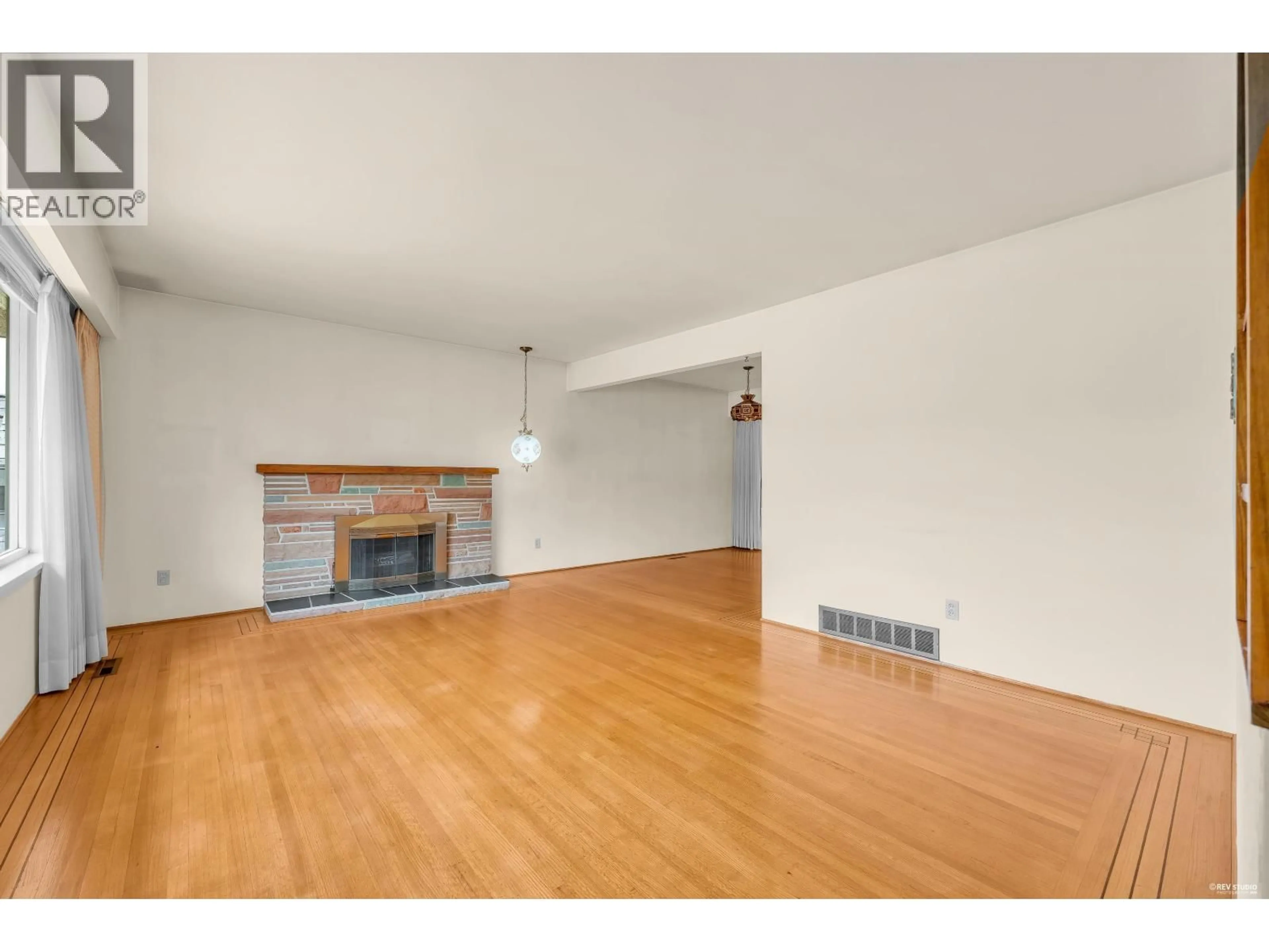 Unknown for 6730 6TH STREET, Burnaby British Columbia V5E3S7