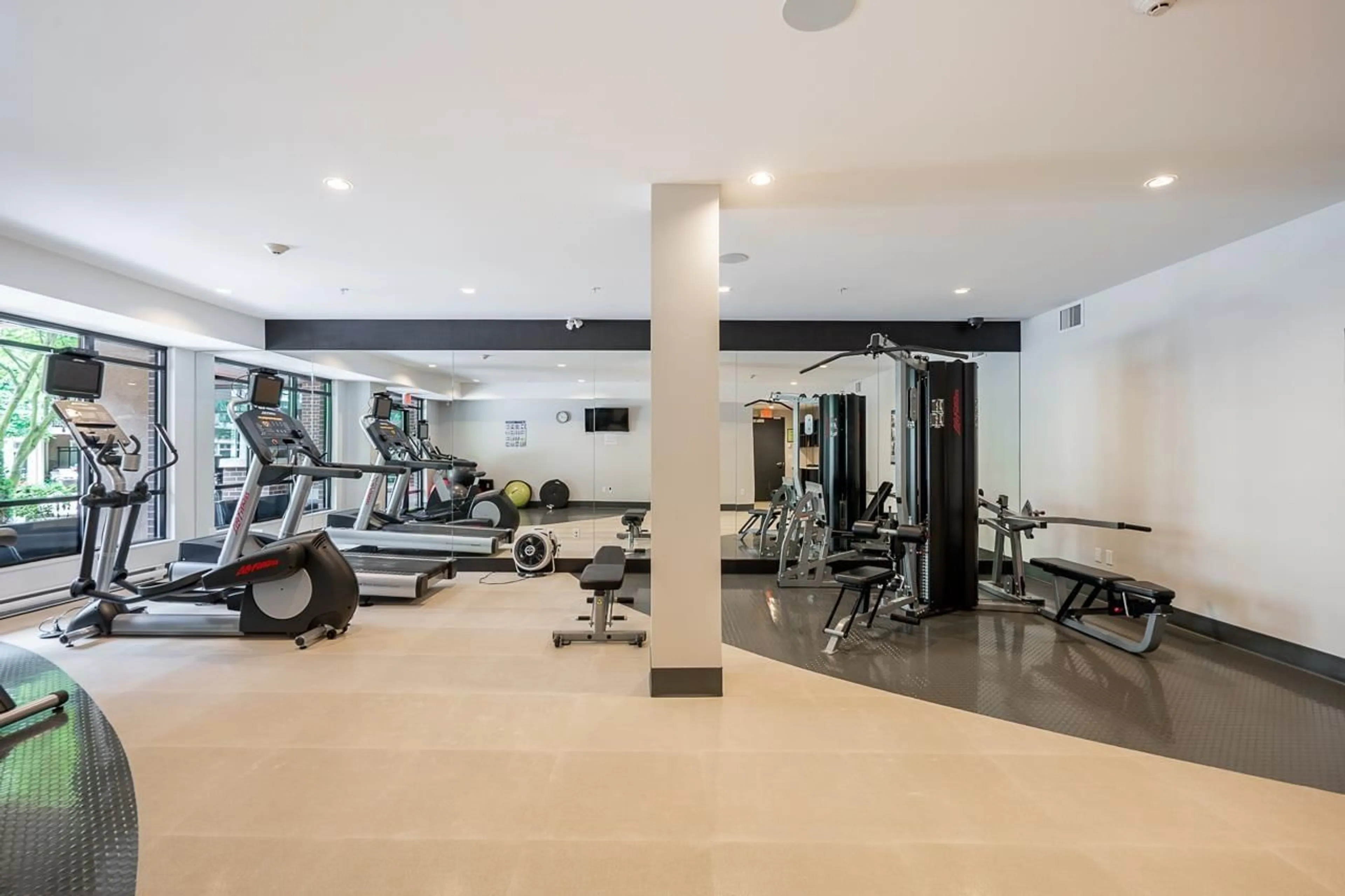 Gym or fitness room for 304 - 1975 154 STREET, Surrey British Columbia V4A4S2