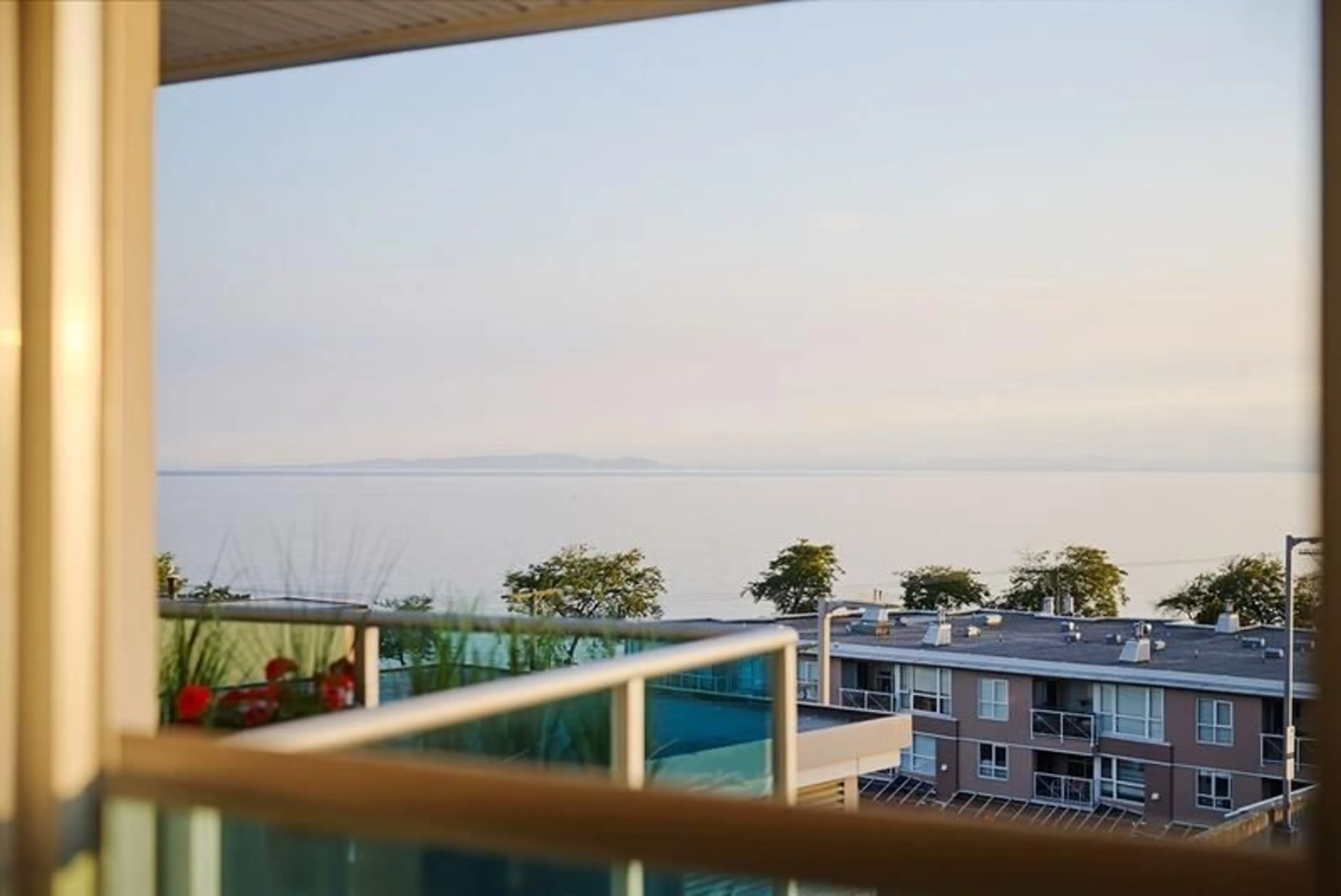 Balcony in the apartment, water/lake/river/ocean view for #603 - 14955 VICTORIA AVENUE, White Rock British Columbia V4B1G2