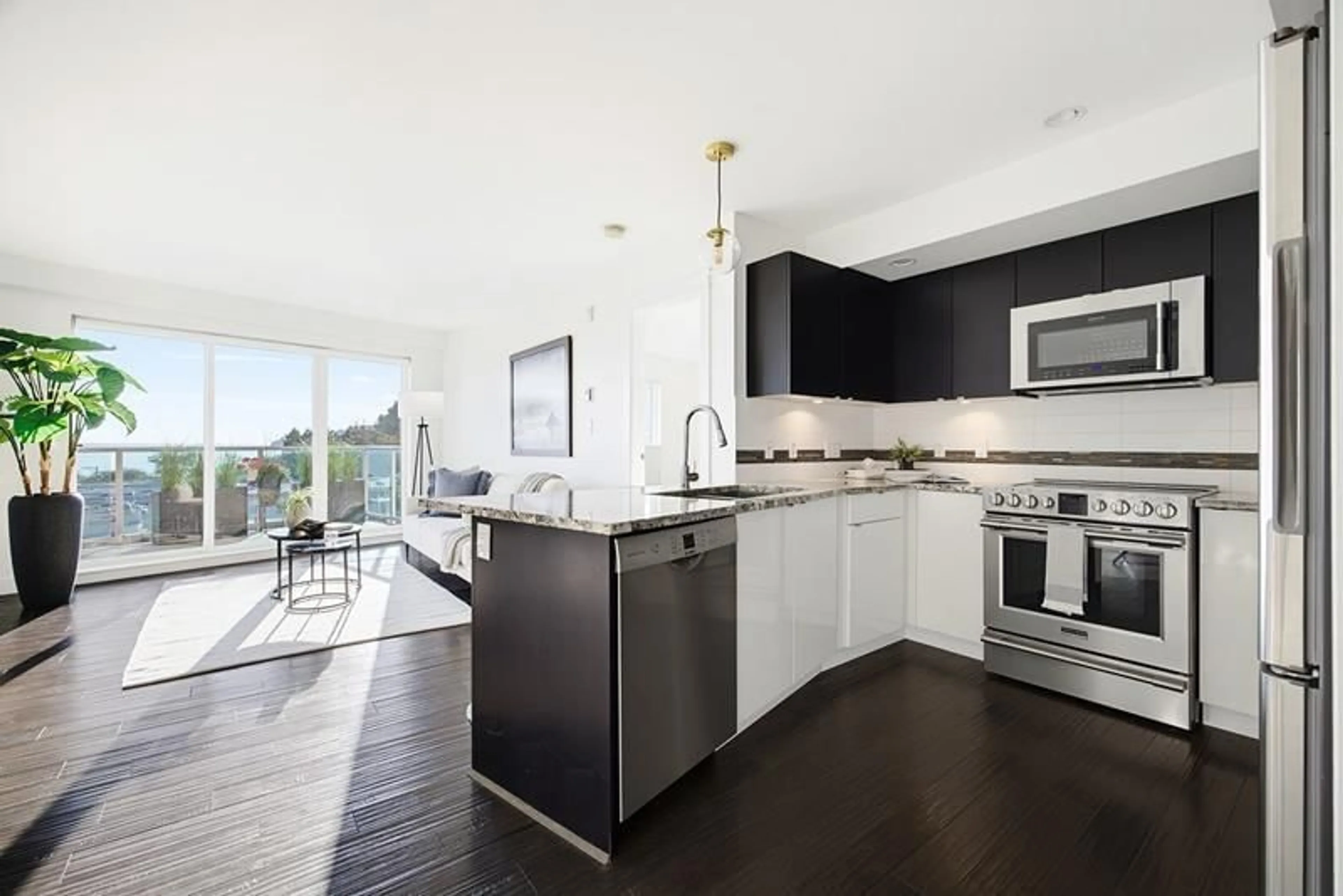 Open concept kitchen, unknown for #603 - 14955 VICTORIA AVENUE, White Rock British Columbia V4B1G2