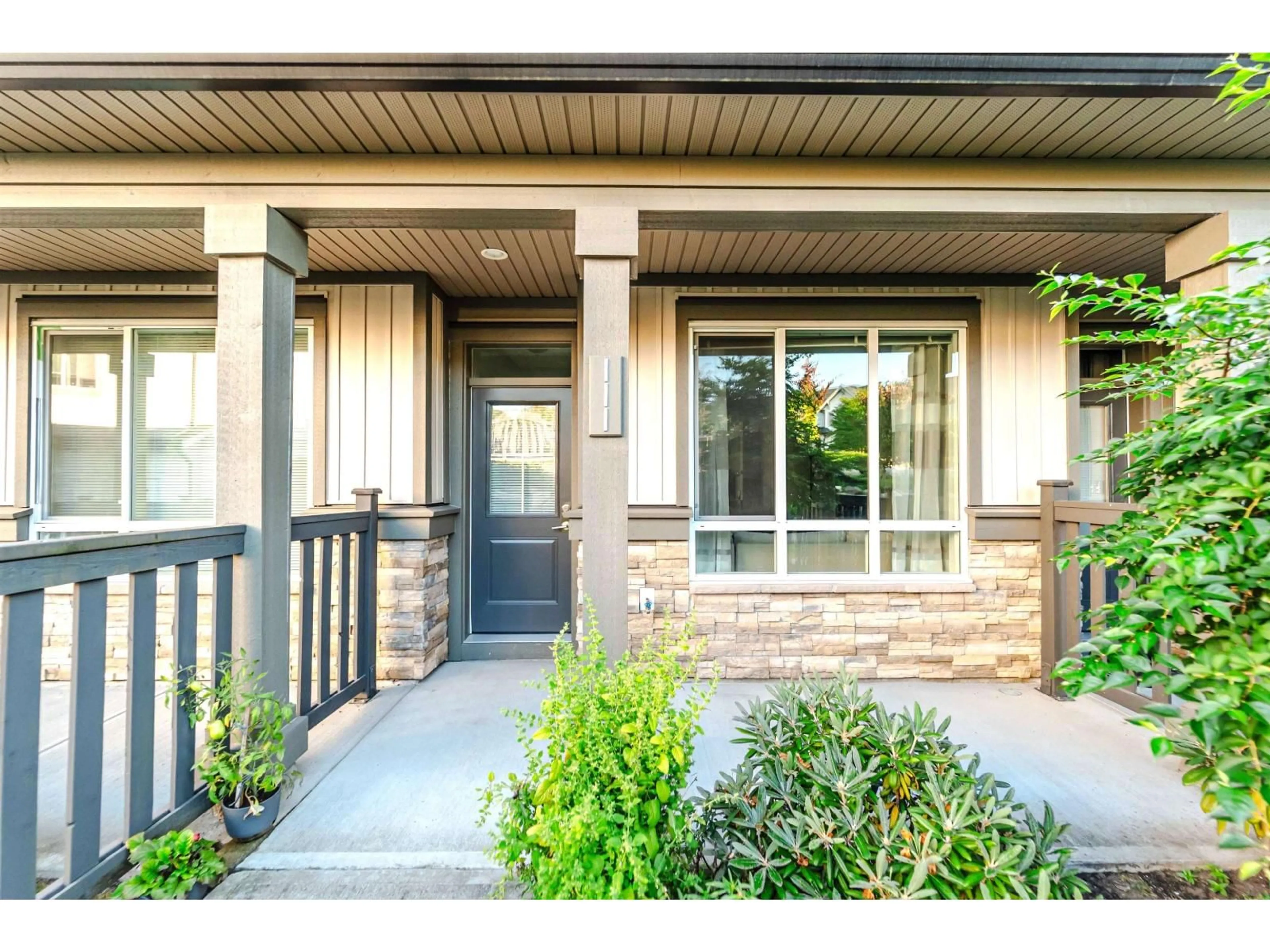 Indoor entryway for 111 - 30930 WESTRIDGE PLACE, Abbotsford British Columbia V2T0H6