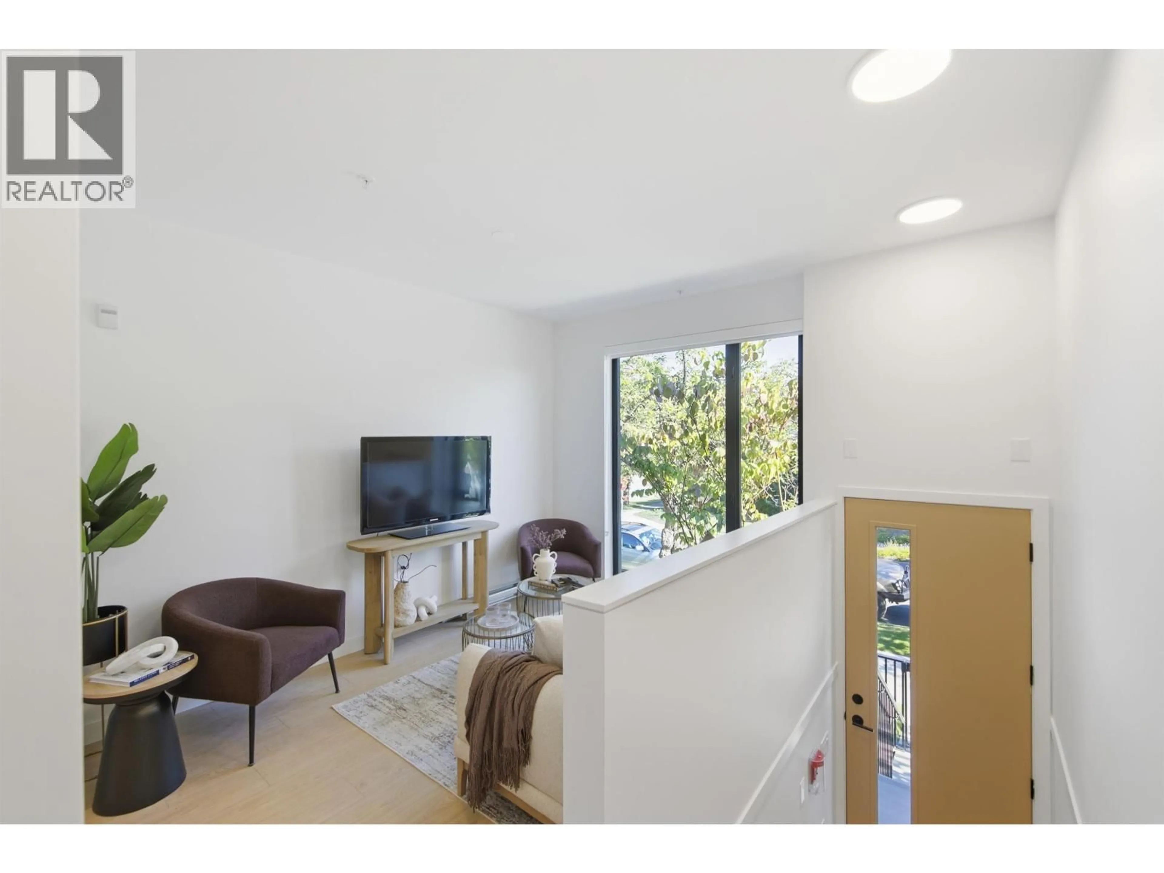 Living room with furniture, unknown for 2408 12TH AVENUE, Vancouver British Columbia V5N0E3