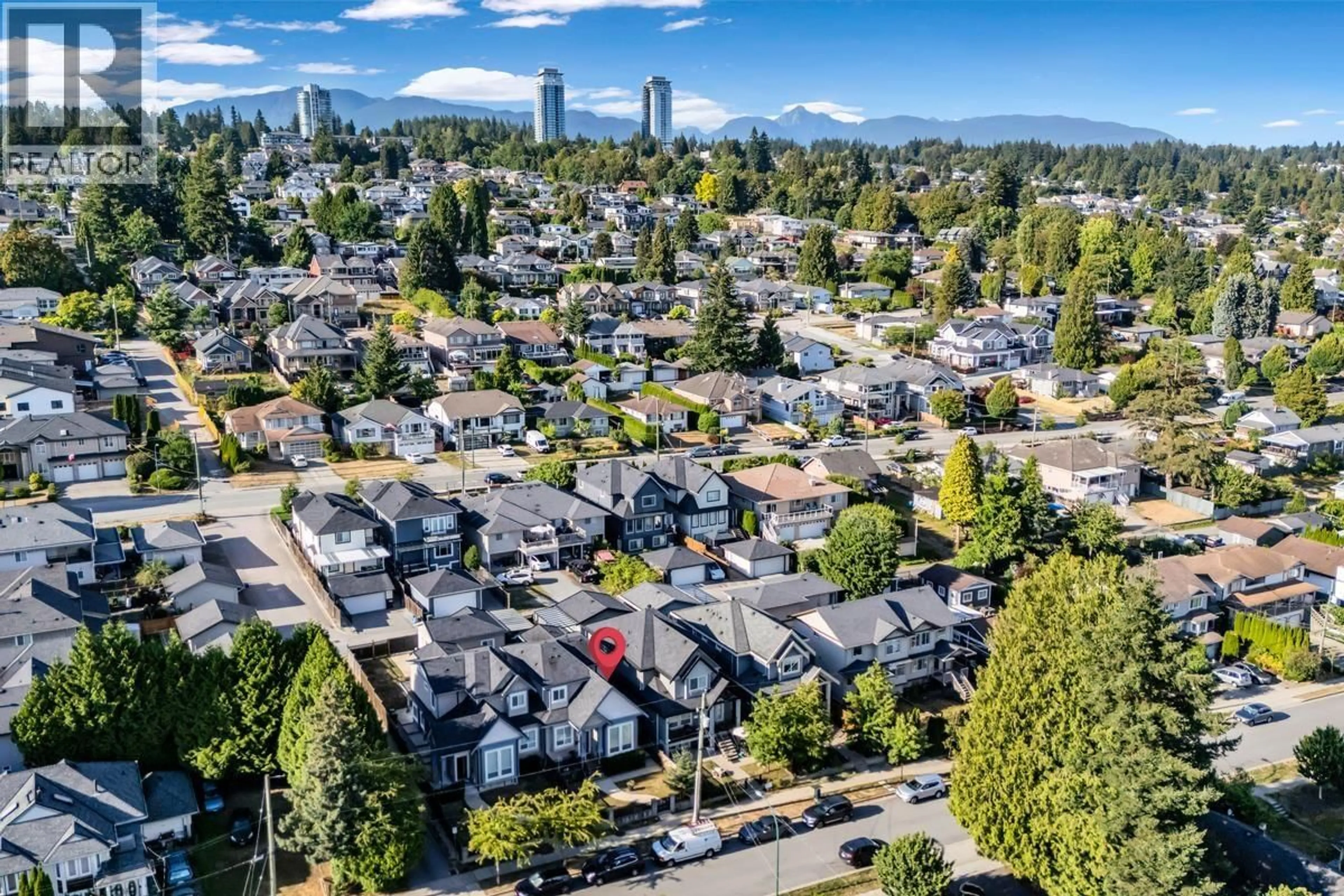 A pic from outside/outdoor area/front of a property/back of a property/a pic from drone, mountain view for 907 HARRIS AVENUE, Coquitlam British Columbia V3K1S2