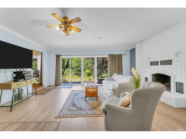 18224 32 AVENUE, Surrey 5