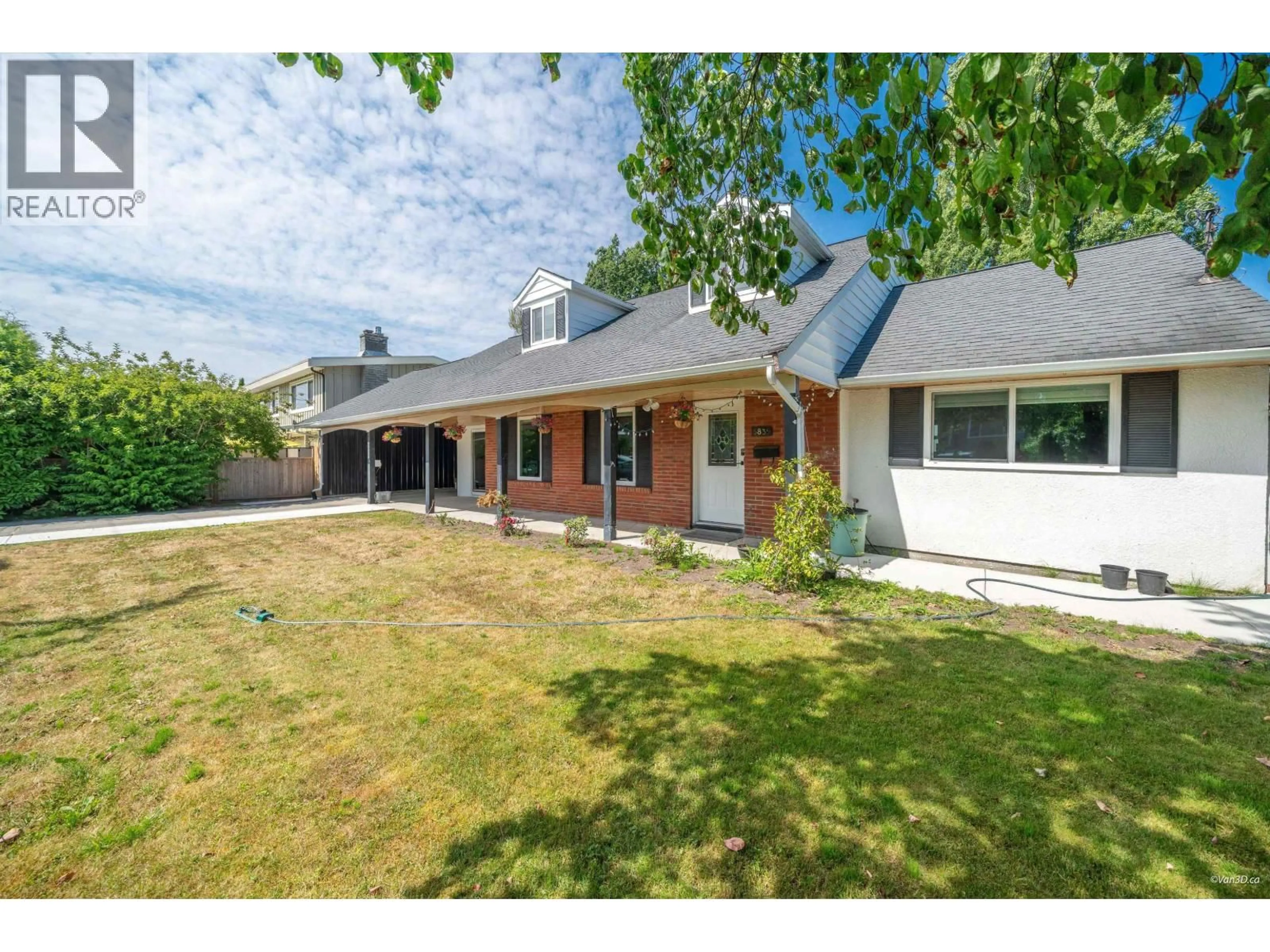 A pic from outside/outdoor area/front of a property/back of a property/a pic from drone, street for 5835 CRESCENT DRIVE, Delta British Columbia V4K2E7