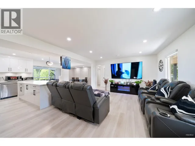 5835 CRESCENT DRIVE, Delta 5