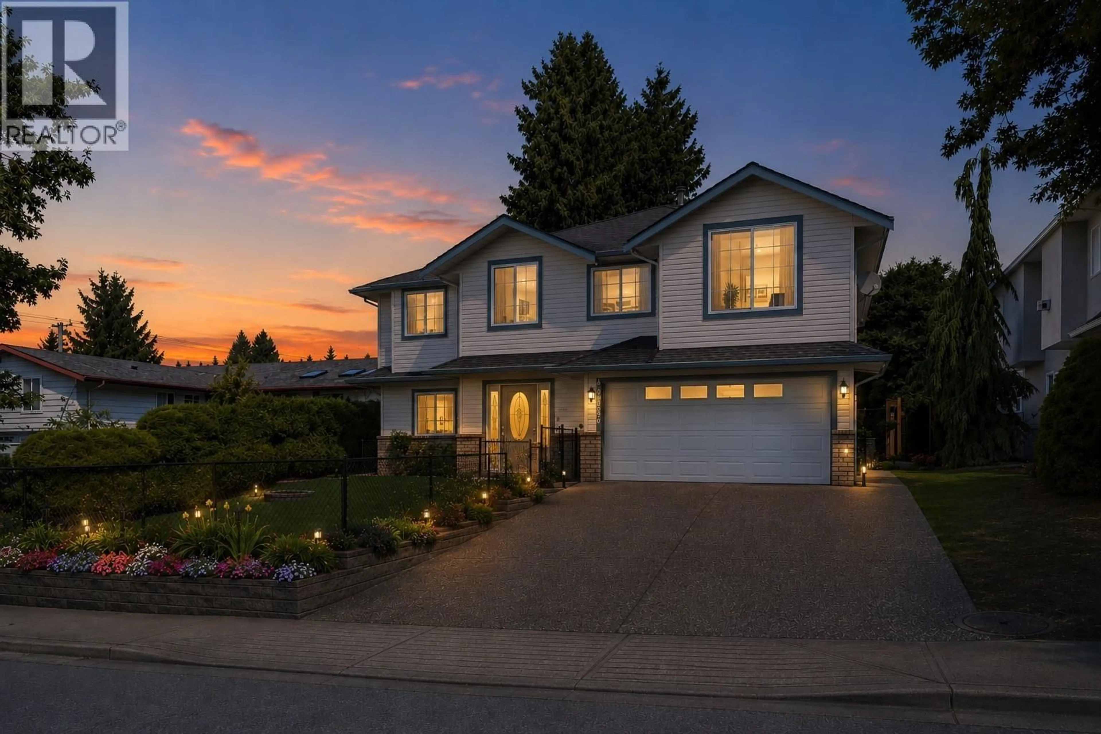 Home with vinyl exterior material, street for 20389 121 B AVENUE, Maple Ridge British Columbia V2X2Z5