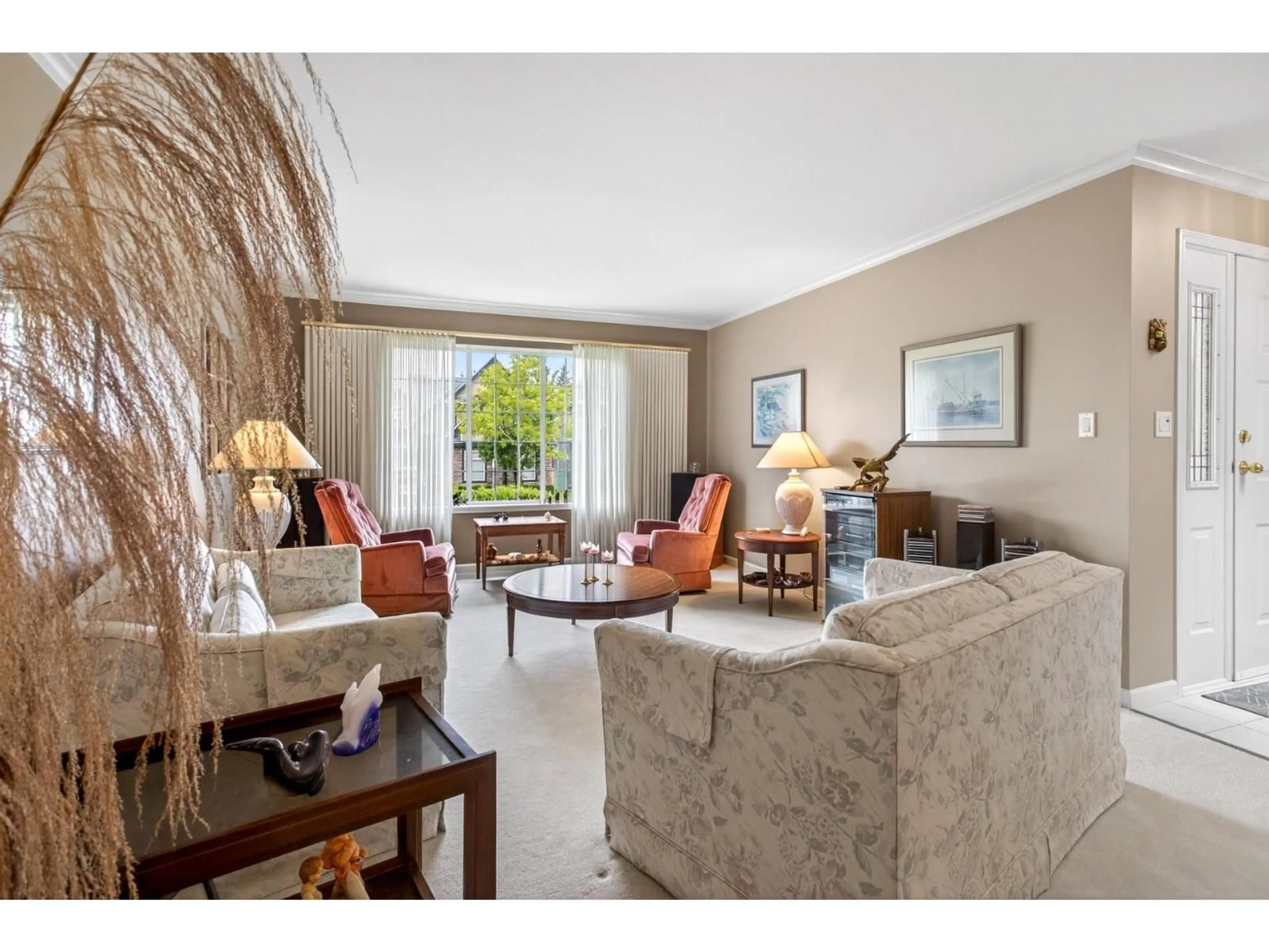 Living room with furniture, unknown for 15320 29TH AVENUE, Surrey British Columbia V4P1G5