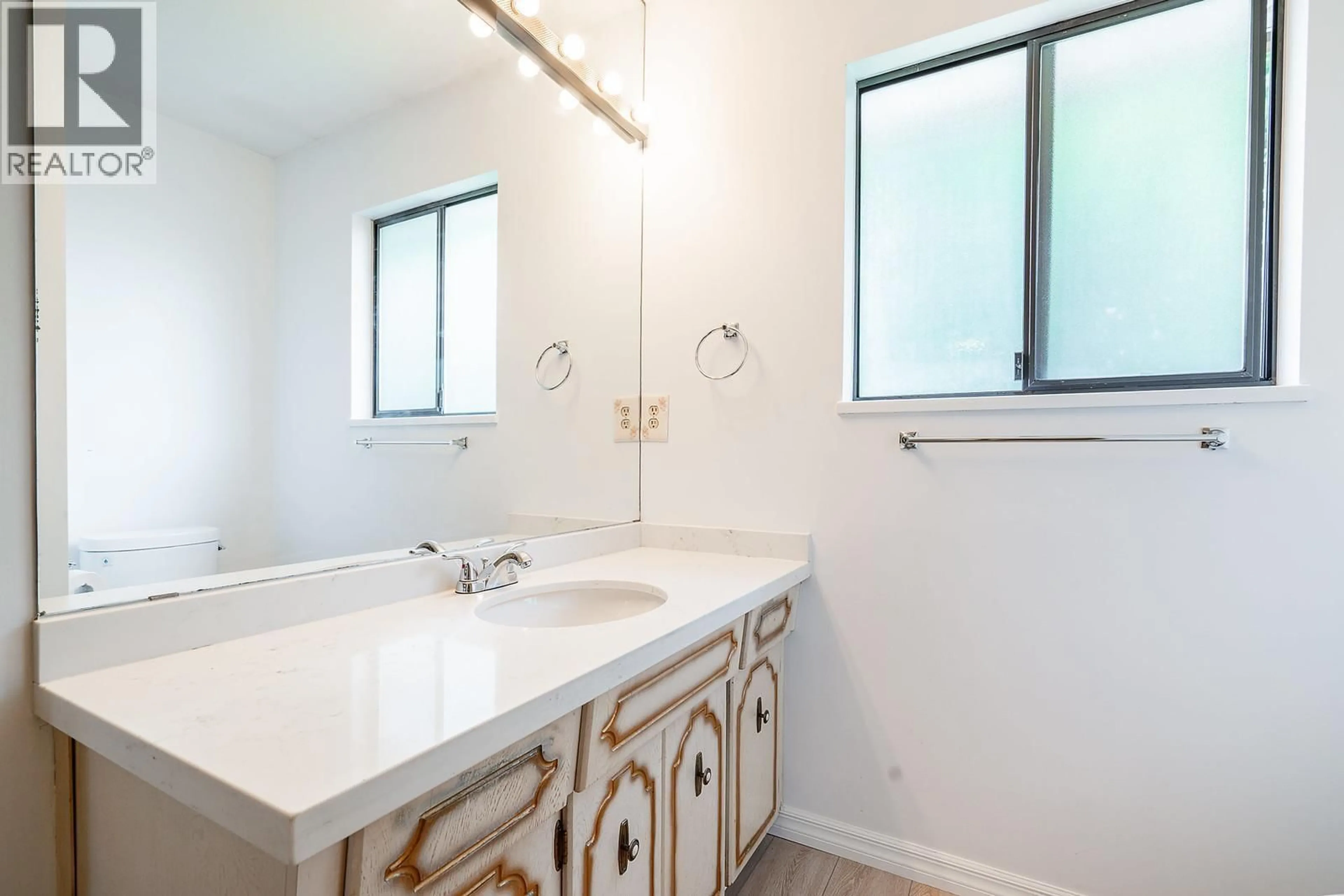 Standard bathroom, ceramic/tile floor for 10593 YARMISH DRIVE, Richmond British Columbia V7E5E6