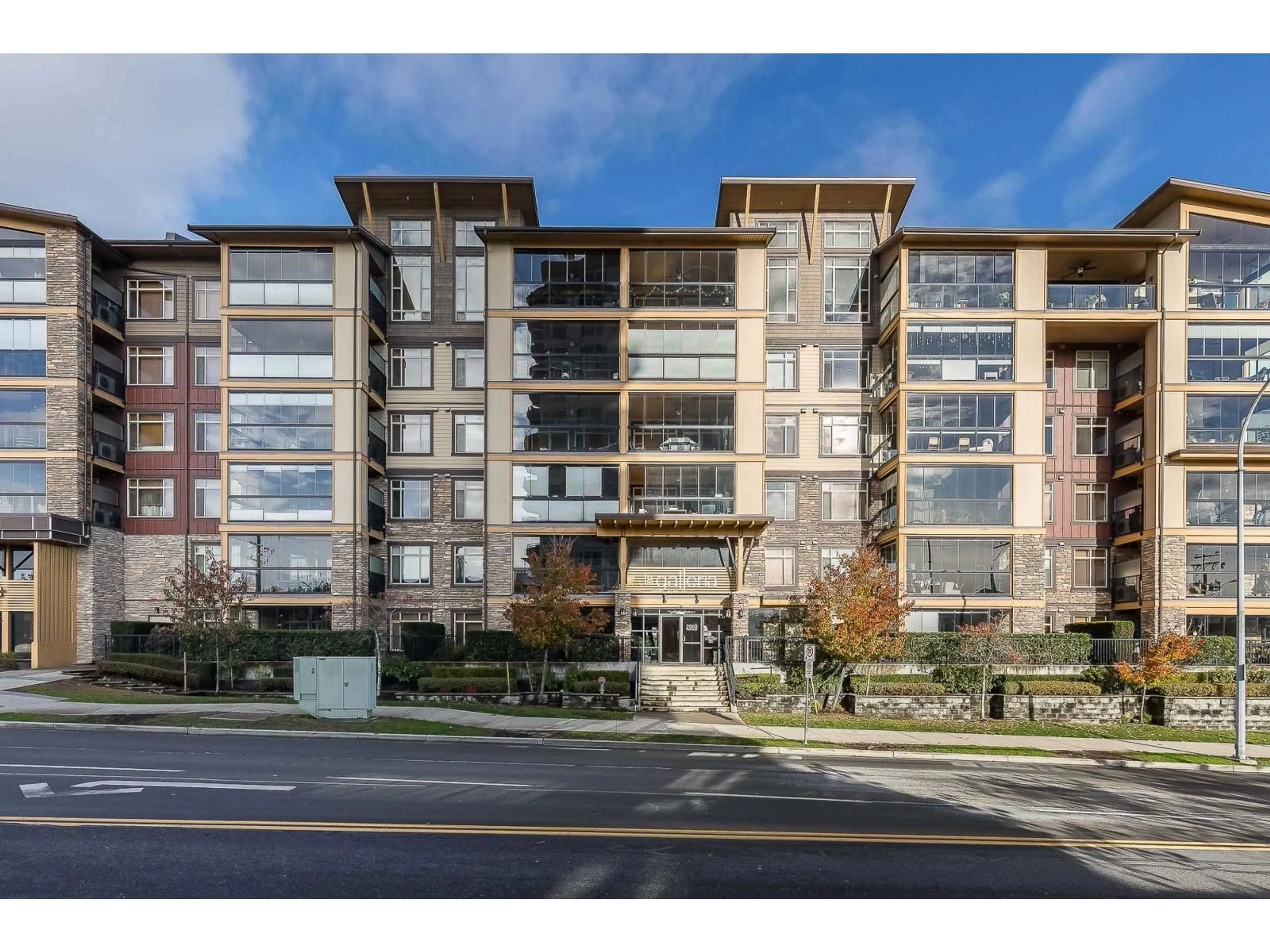 A pic from outside/outdoor area/front of a property/back of a property/a pic from drone, unknown for 314 - 2860 TRETHEWEY STREET, Abbotsford British Columbia V2T0G5