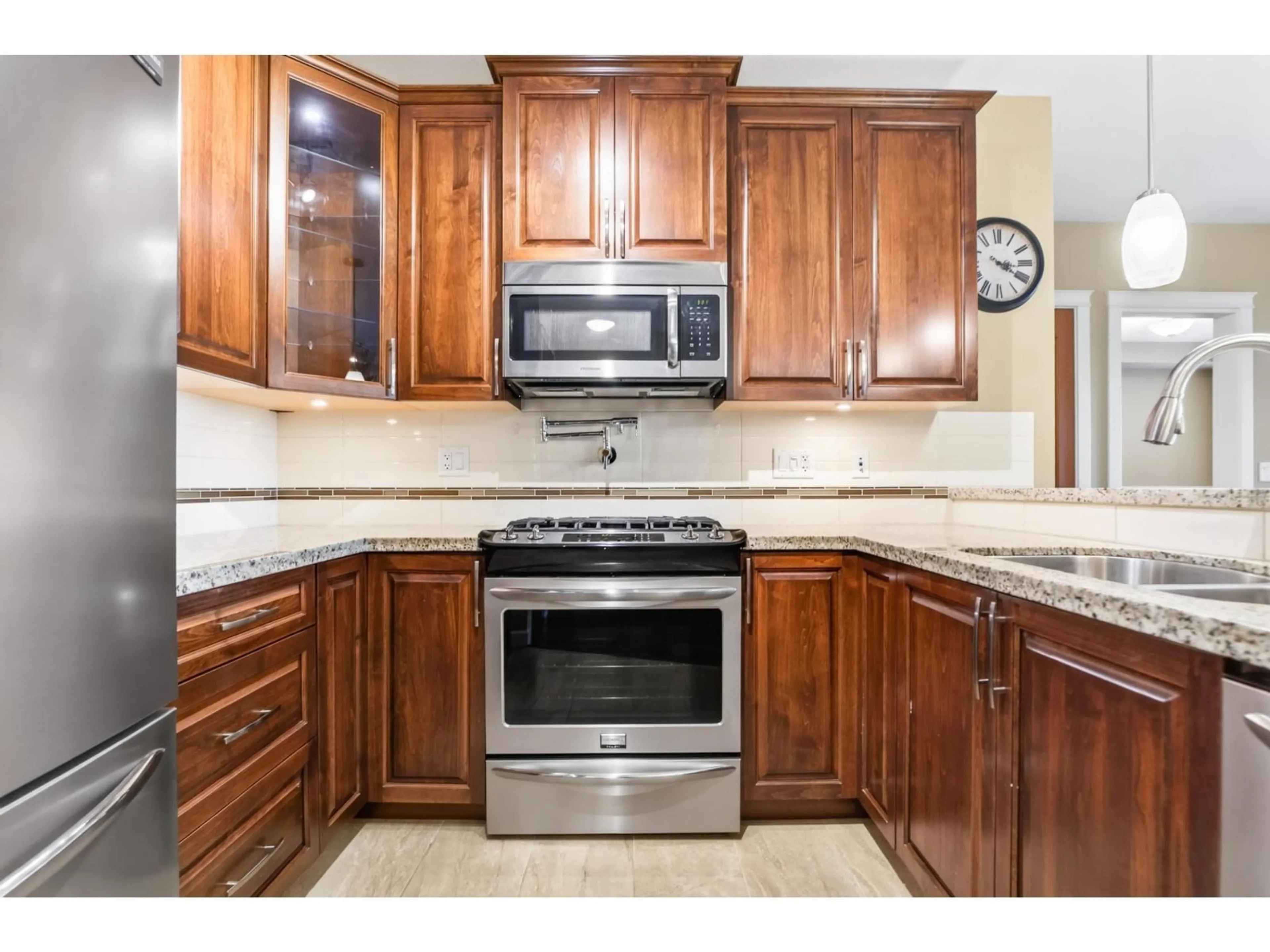 Standard kitchen, ceramic/tile floor for 314 - 2860 TRETHEWEY STREET, Abbotsford British Columbia V2T0G5