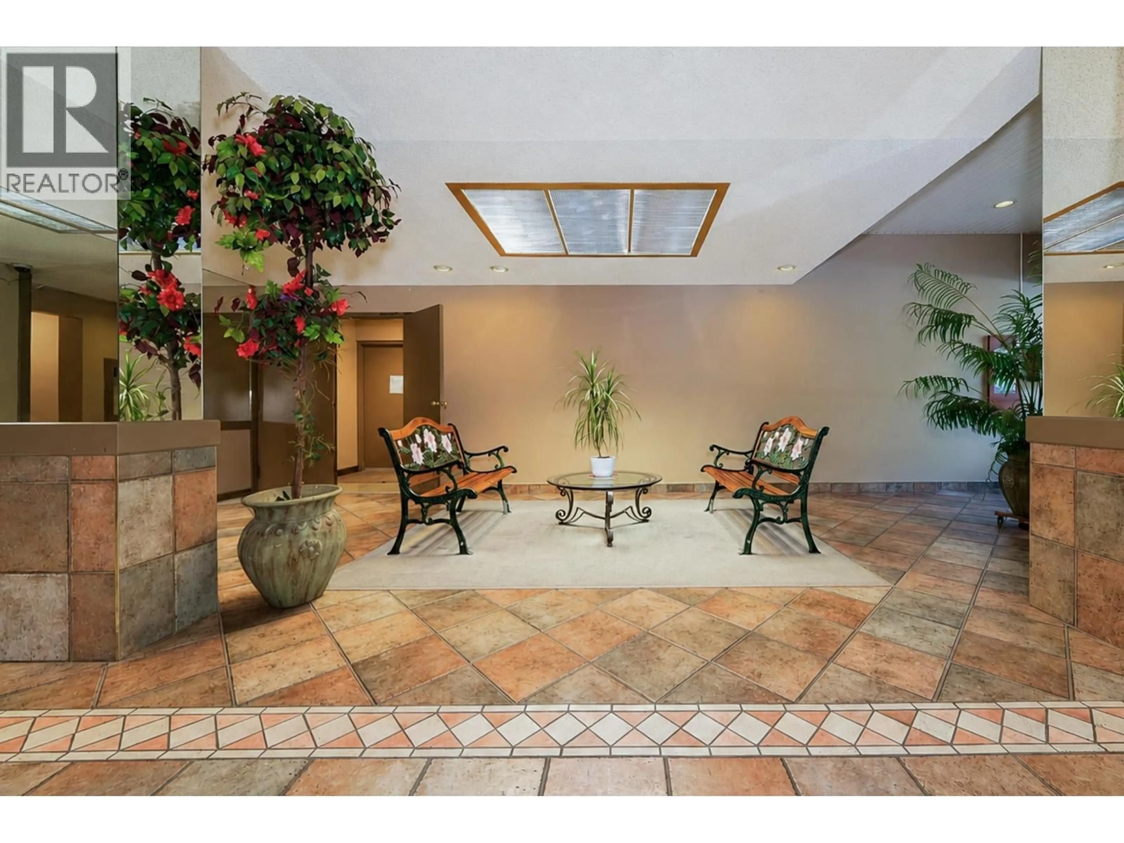 Indoor foyer for 604 - 7100 GILBERT ROAD, Richmond British Columbia V7C5C3