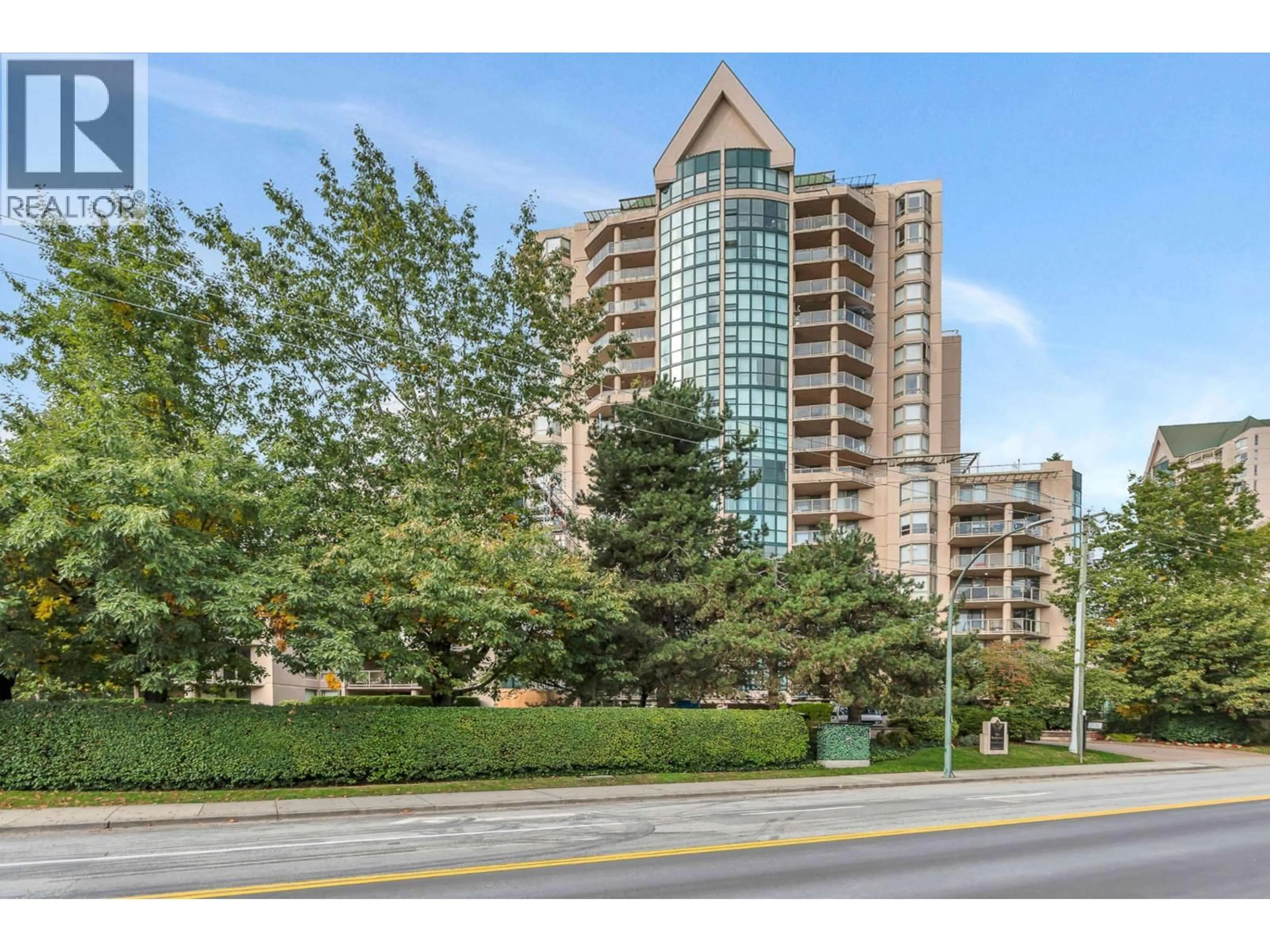 Indoor foyer for 1802 - 1190 PIPELINE ROAD, Coquitlam British Columbia V3B7T9