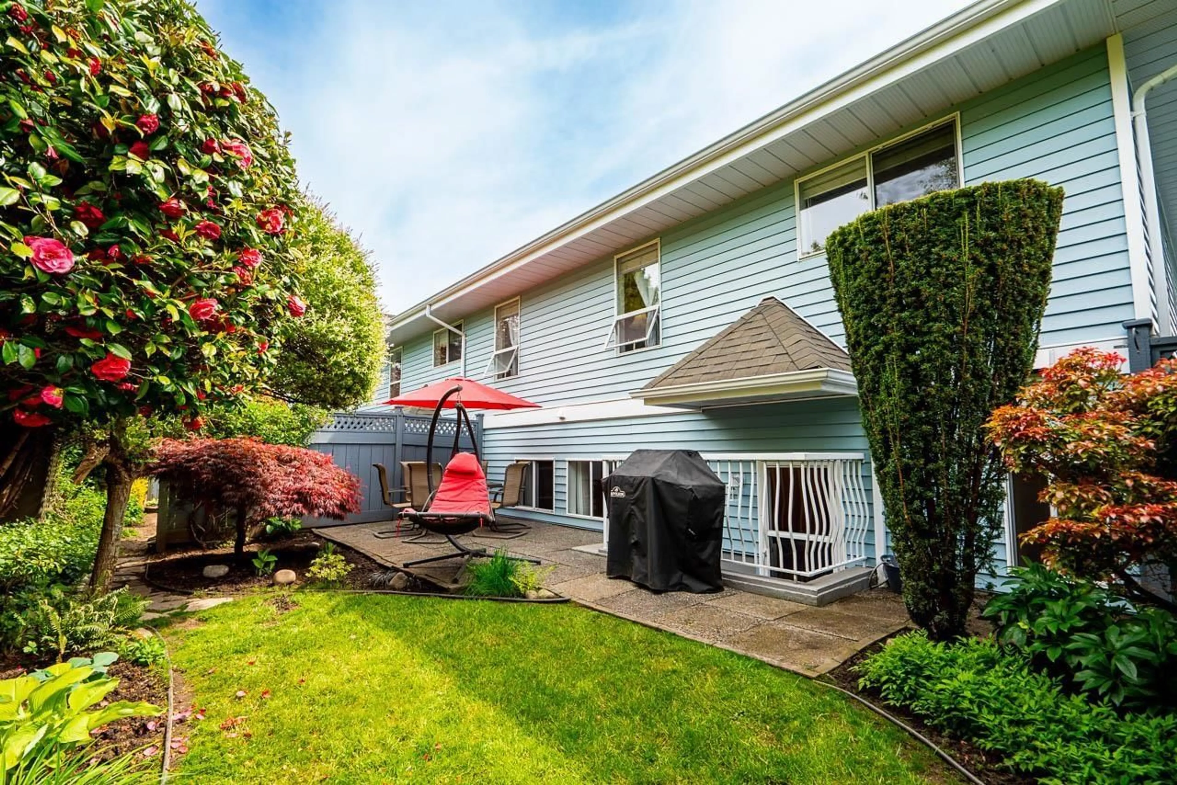 Patio, street for 30 - 5216 201A STREET, Langley British Columbia V3A1S4