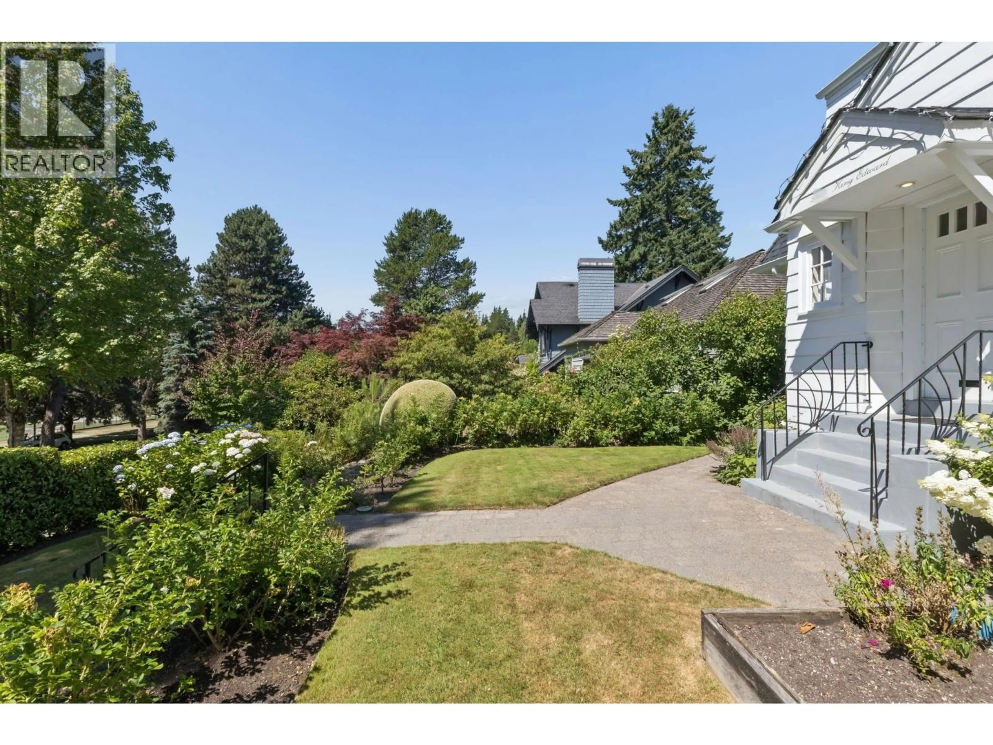 A pic from outside/outdoor area/front of a property/back of a property/a pic from drone, street for 3933 KING EDWARD AVENUE, Vancouver British Columbia V6S1N2