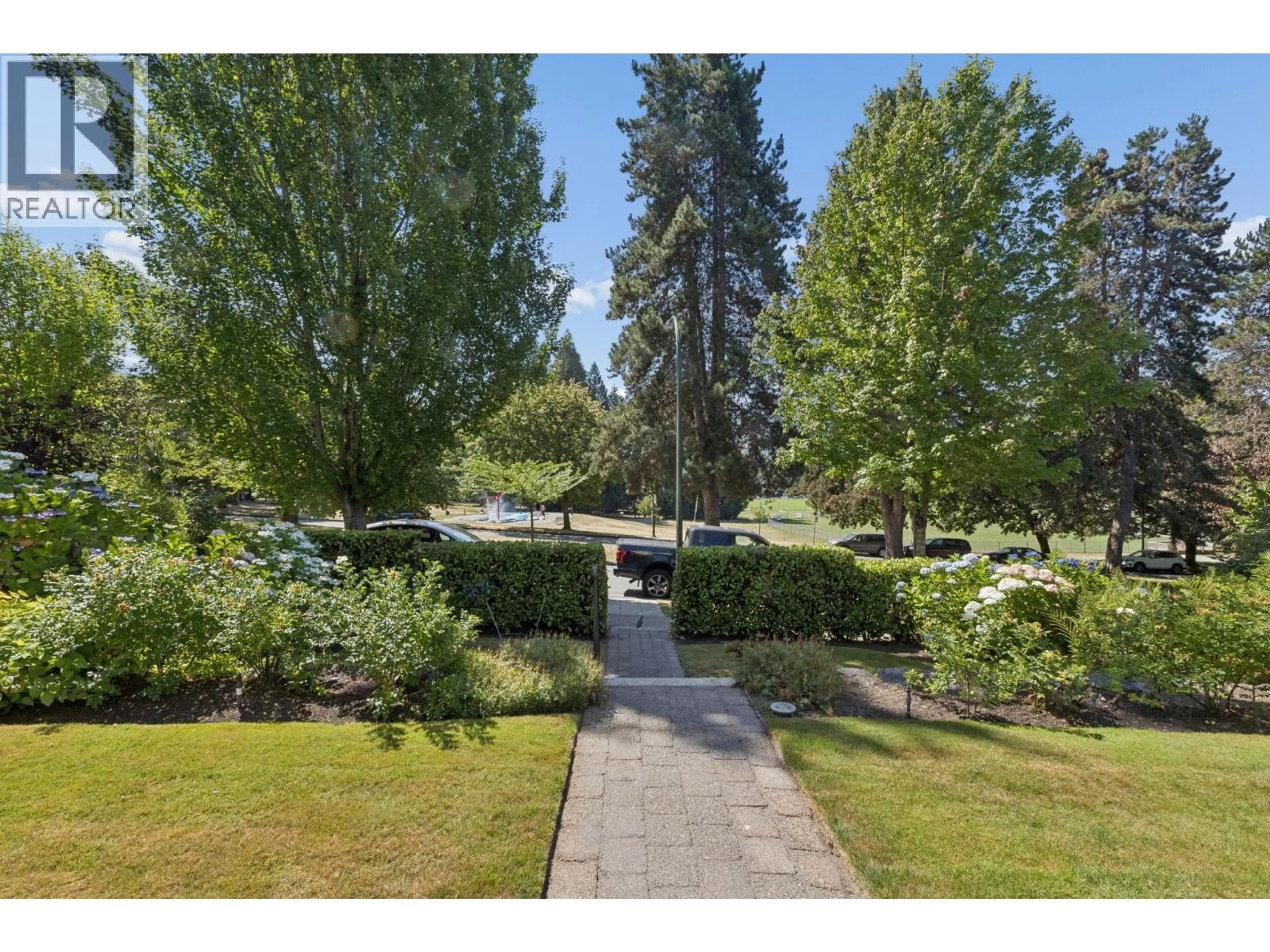 A pic from outside/outdoor area/front of a property/back of a property/a pic from drone, unknown for 3933 KING EDWARD AVENUE, Vancouver British Columbia V6S1N2