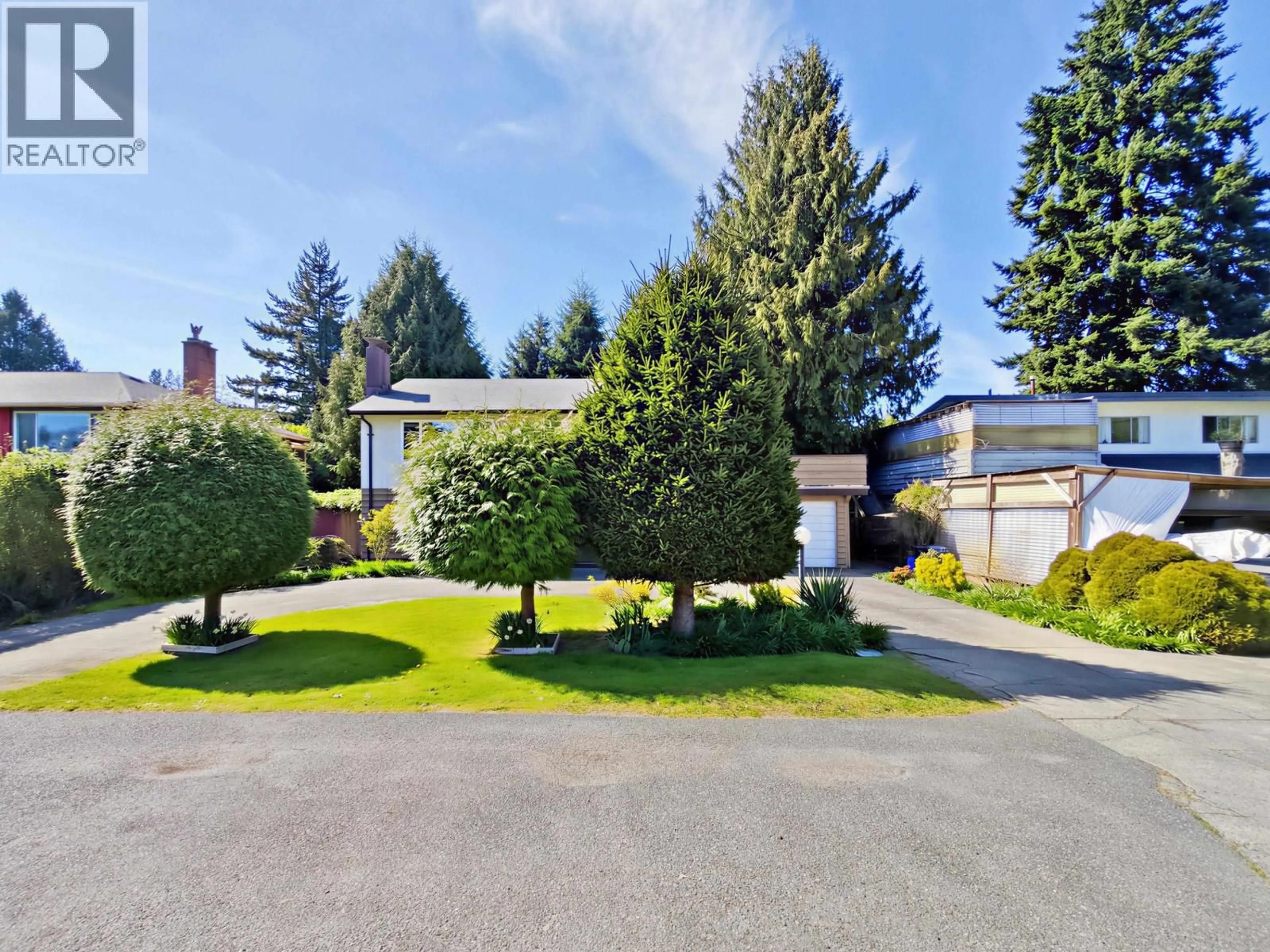A pic from outside/outdoor area/front of a property/back of a property/a pic from drone, street for 10111 AINSWORTH CRESCENT, Richmond British Columbia V7A3V3