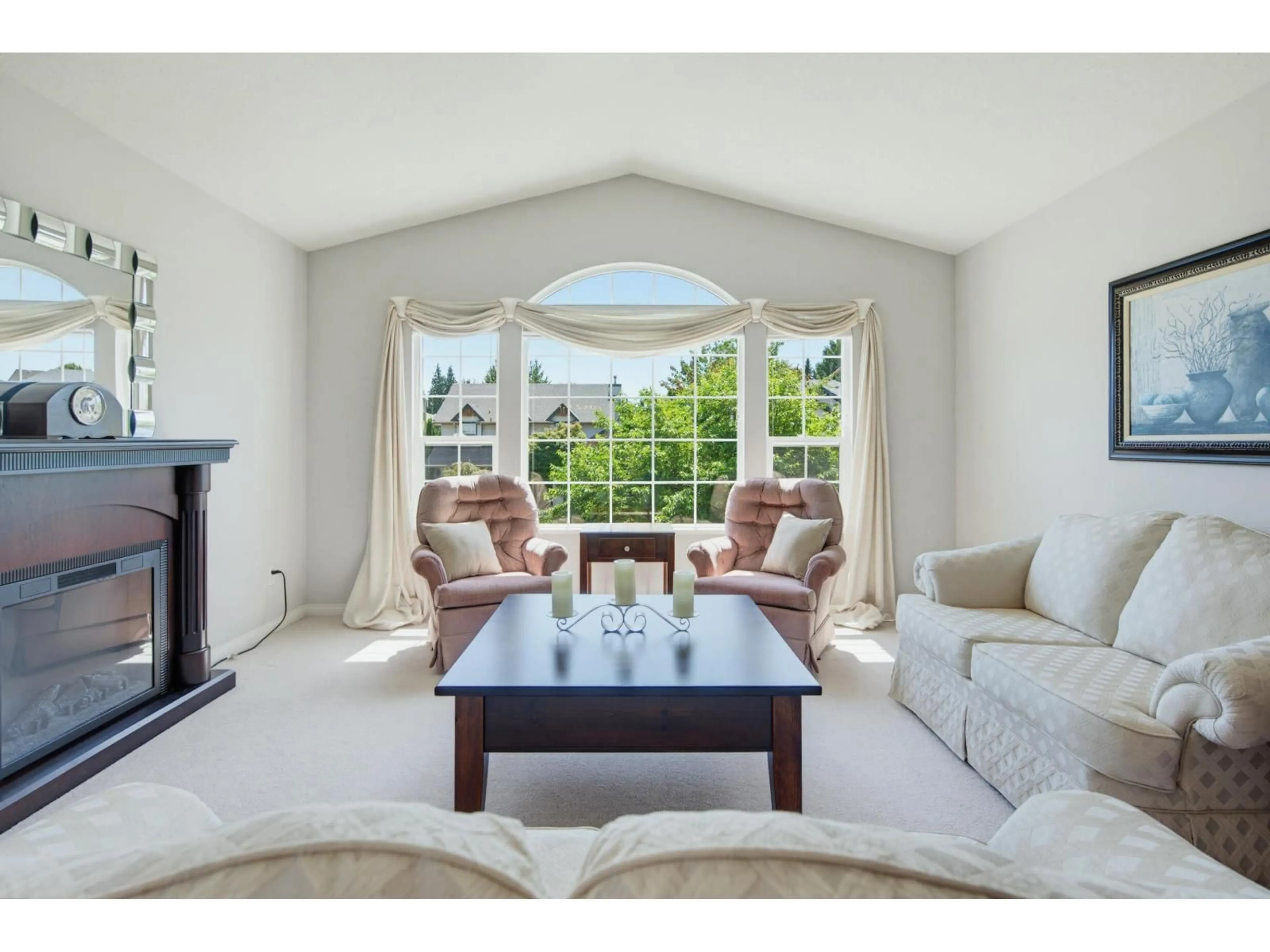 Living room with furniture, unknown for 30719 CRESTVIEW AVENUE, Abbotsford British Columbia V2T6R6